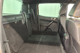 oranssi Ford Ranger 2021 kuva 26.