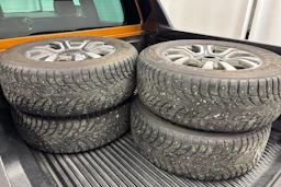 oranssi Ford Ranger 2021 kuva 29.