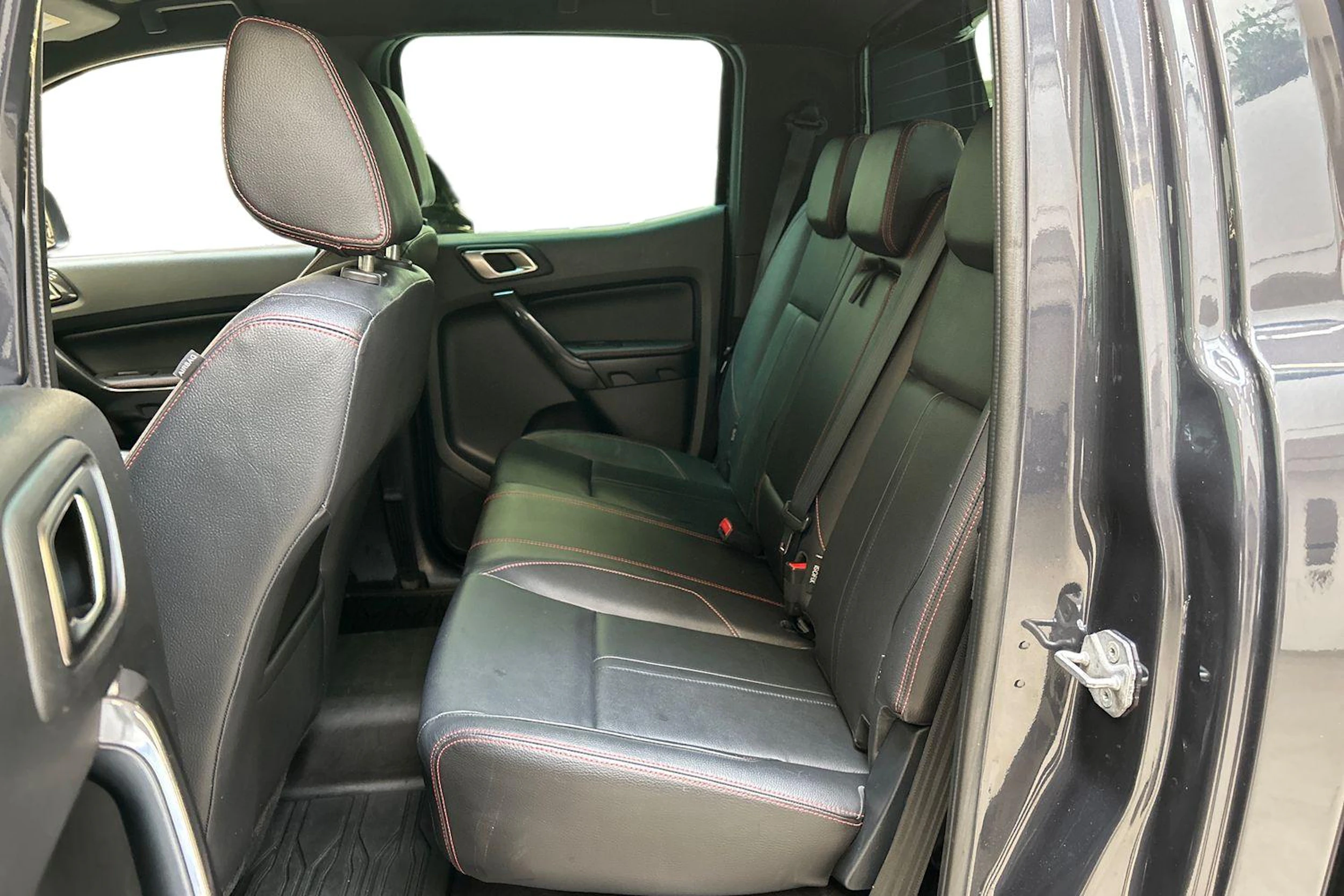 harmaa Ford Ranger 2021 kuva 8.