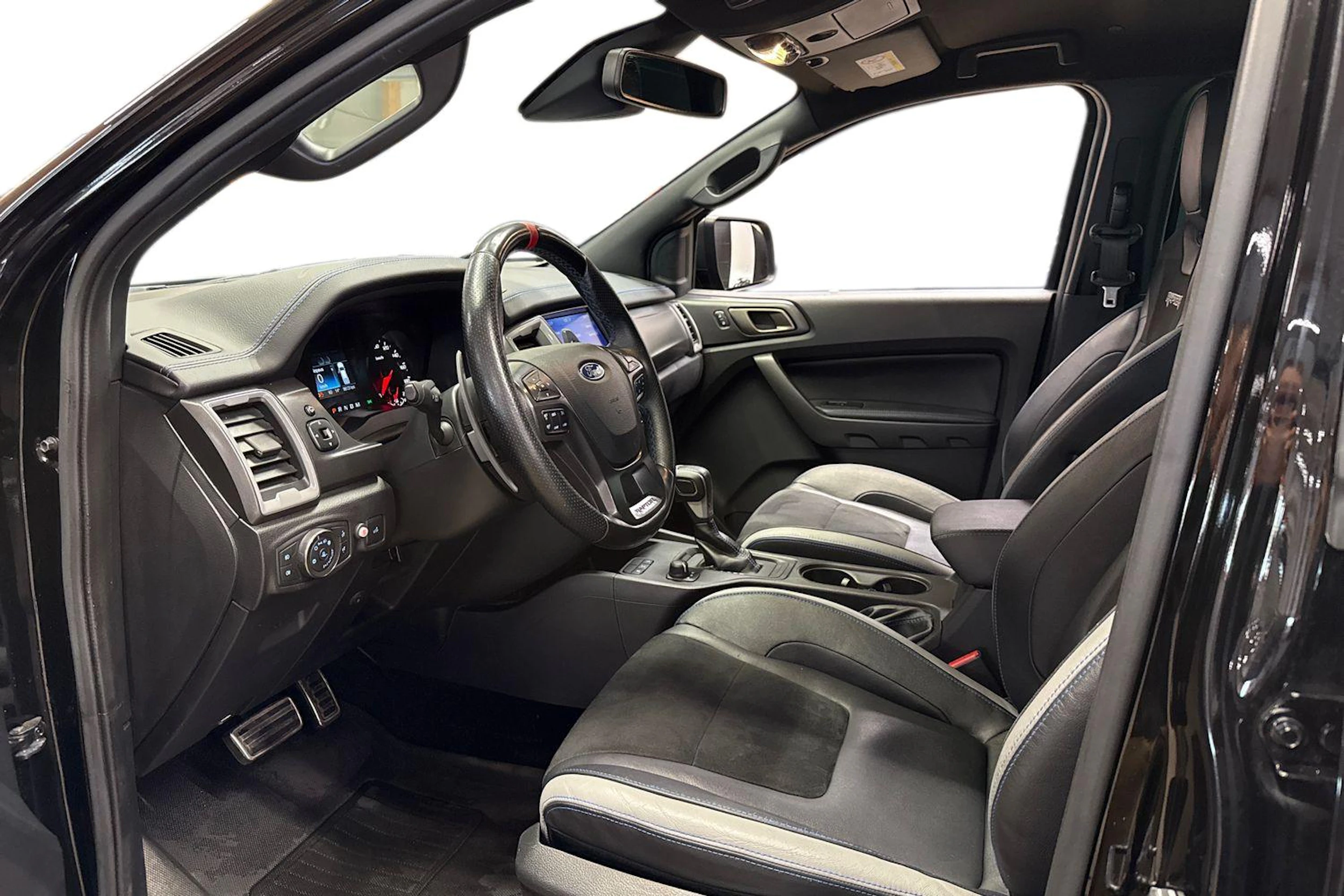 musta Ford Ranger 2021 kuva 8.