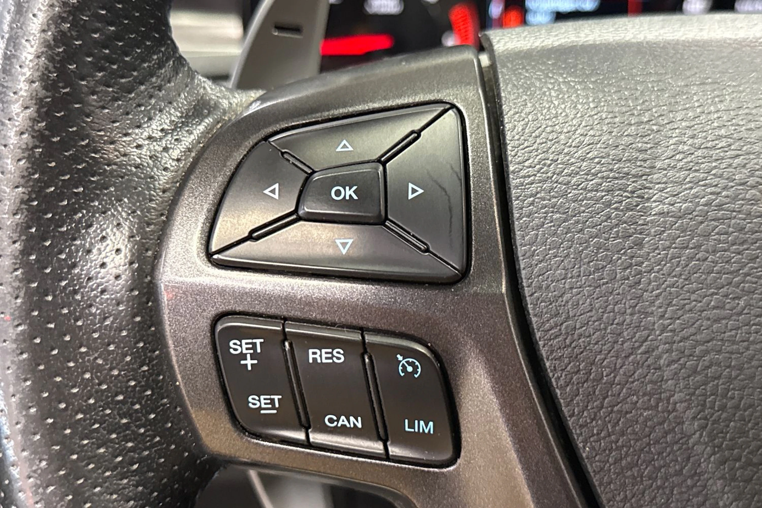musta Ford Ranger 2021 kuva 16.