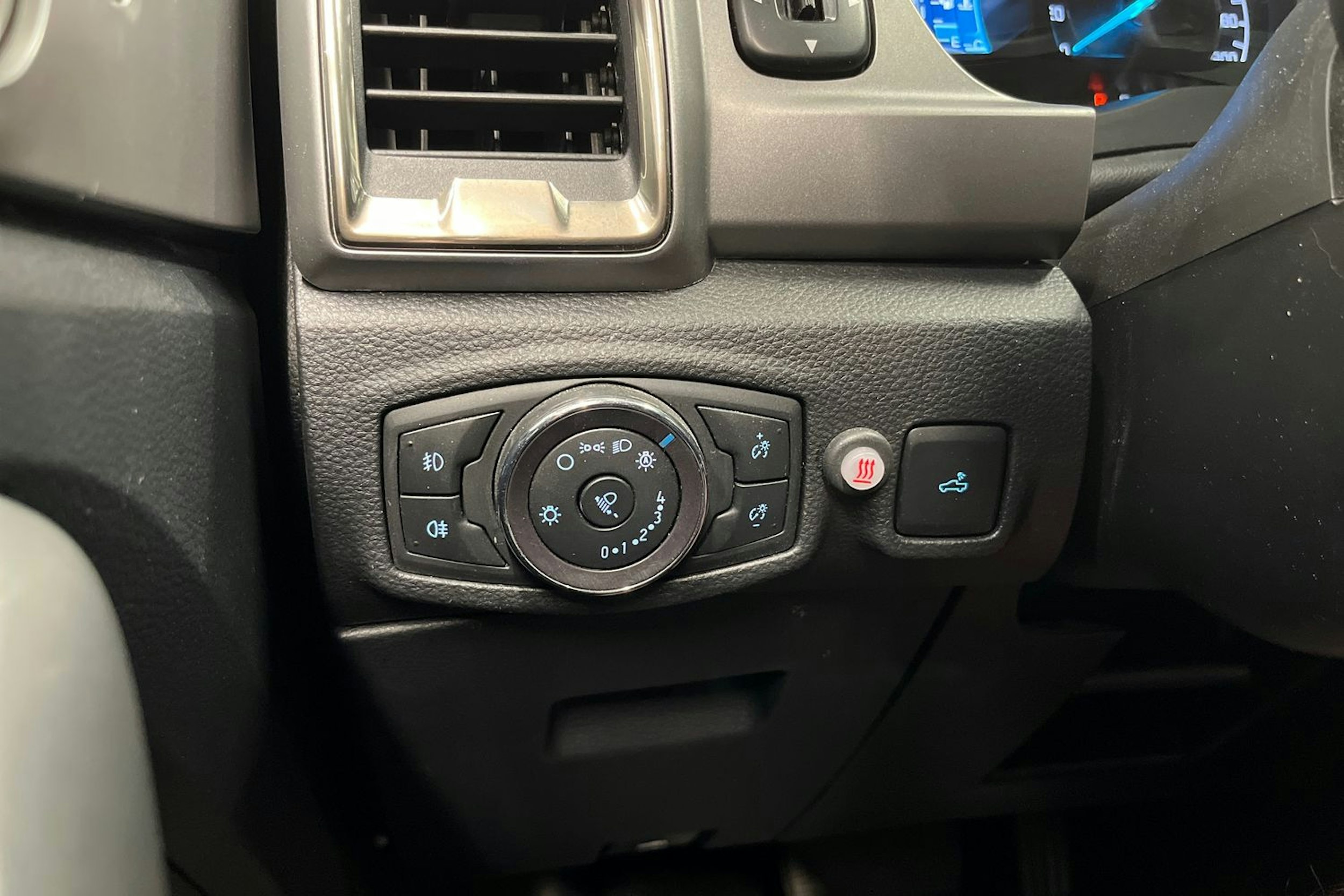 musta Ford Ranger 2021 kuva 23.