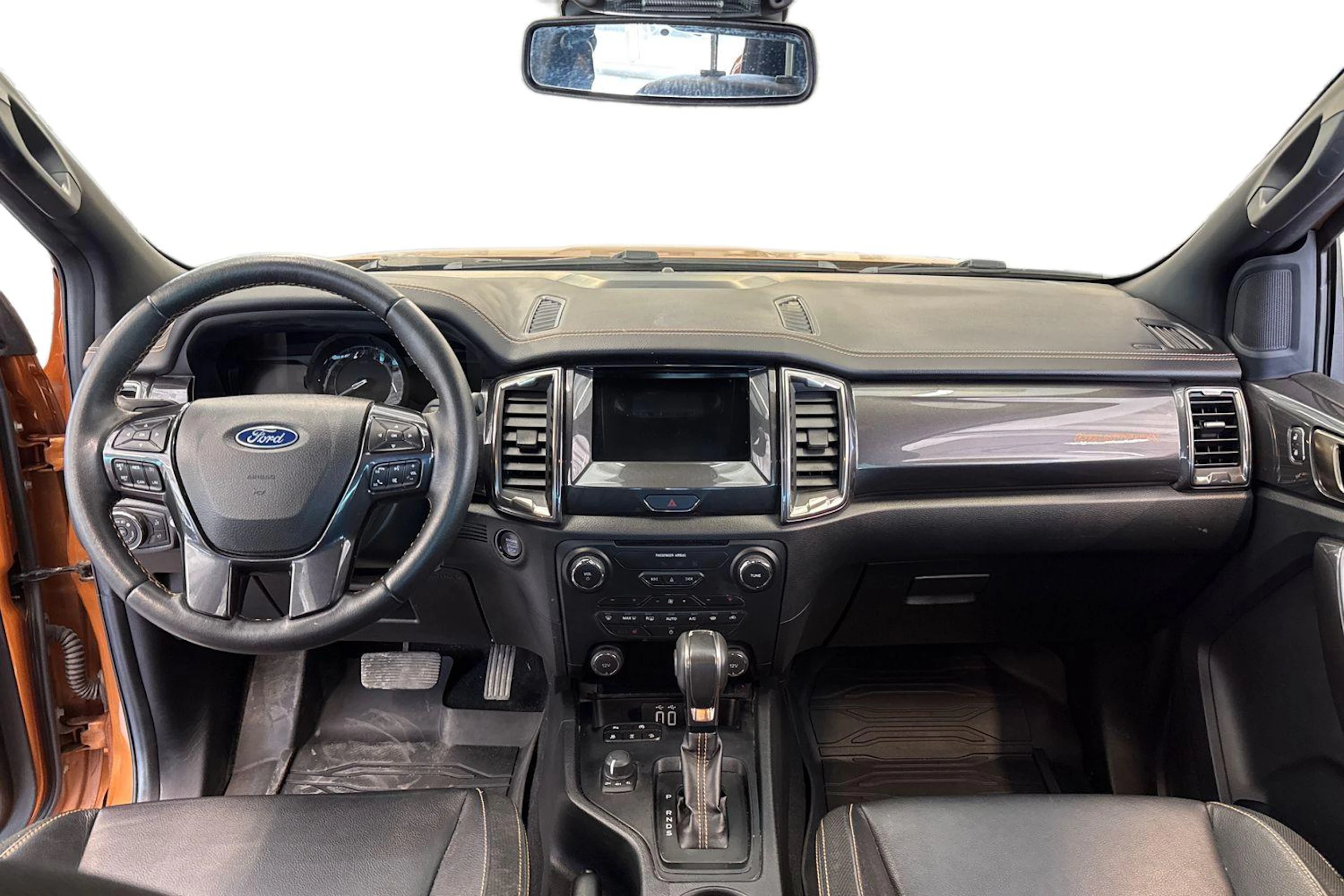 oranssi Ford Ranger 2022 kuva 9.