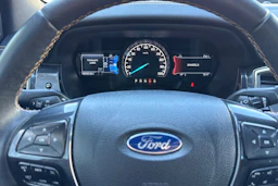 oranssi Ford Ranger 2022 kuva 16.