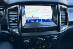 oranssi Ford Ranger 2022 kuva 18.