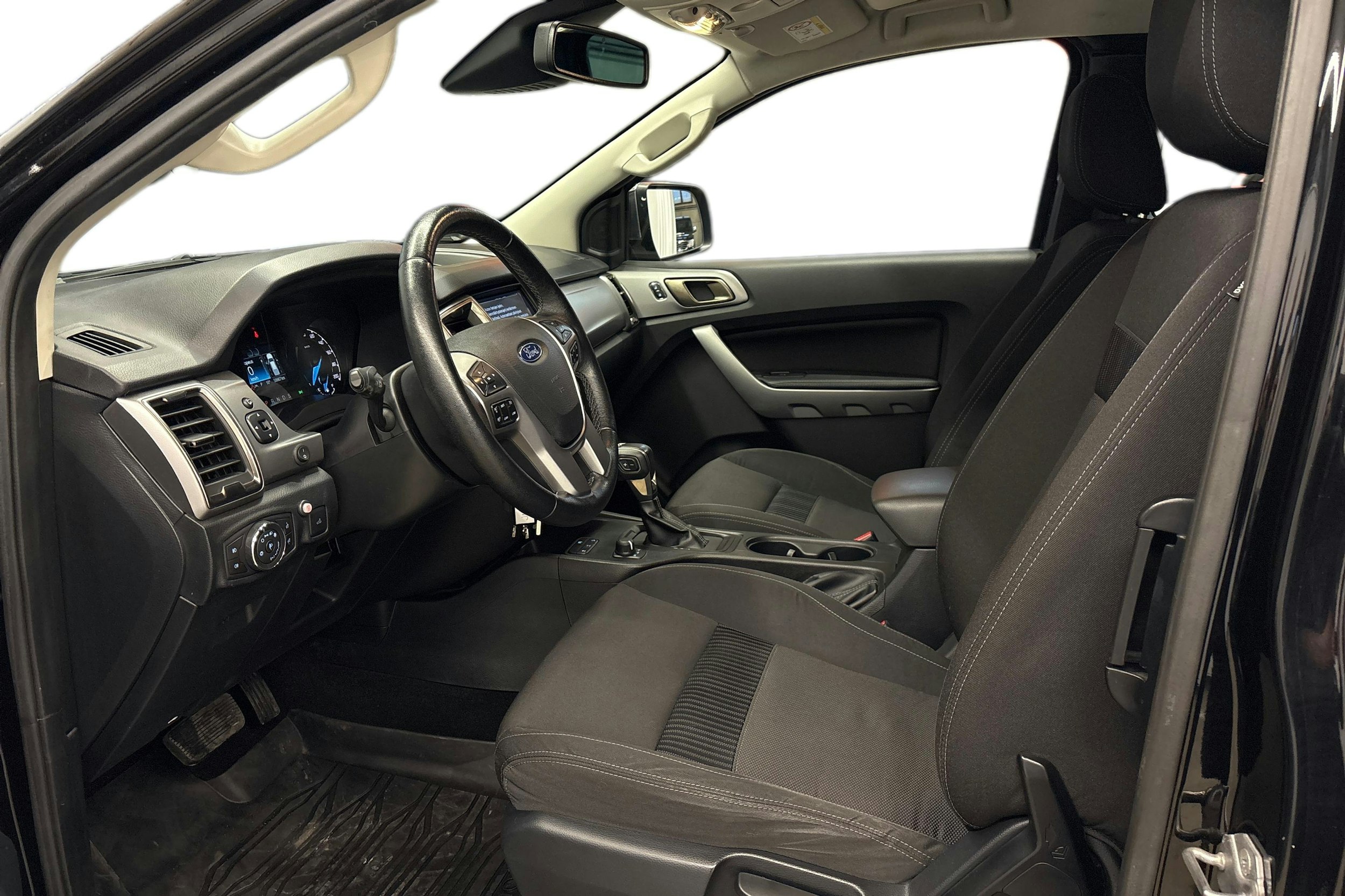 musta Ford Ranger 2022 kuva 8.