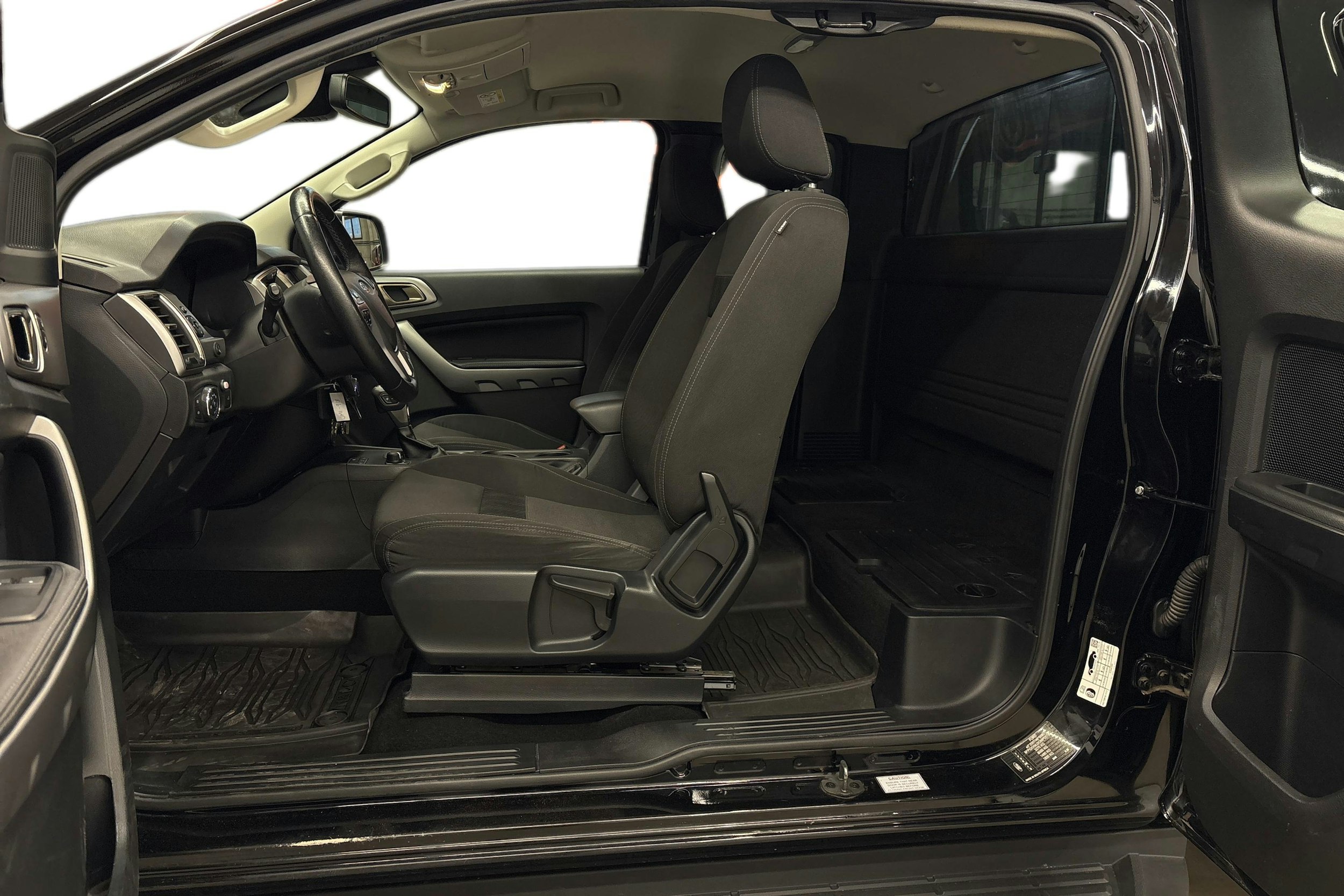 musta Ford Ranger 2022 kuva 11.