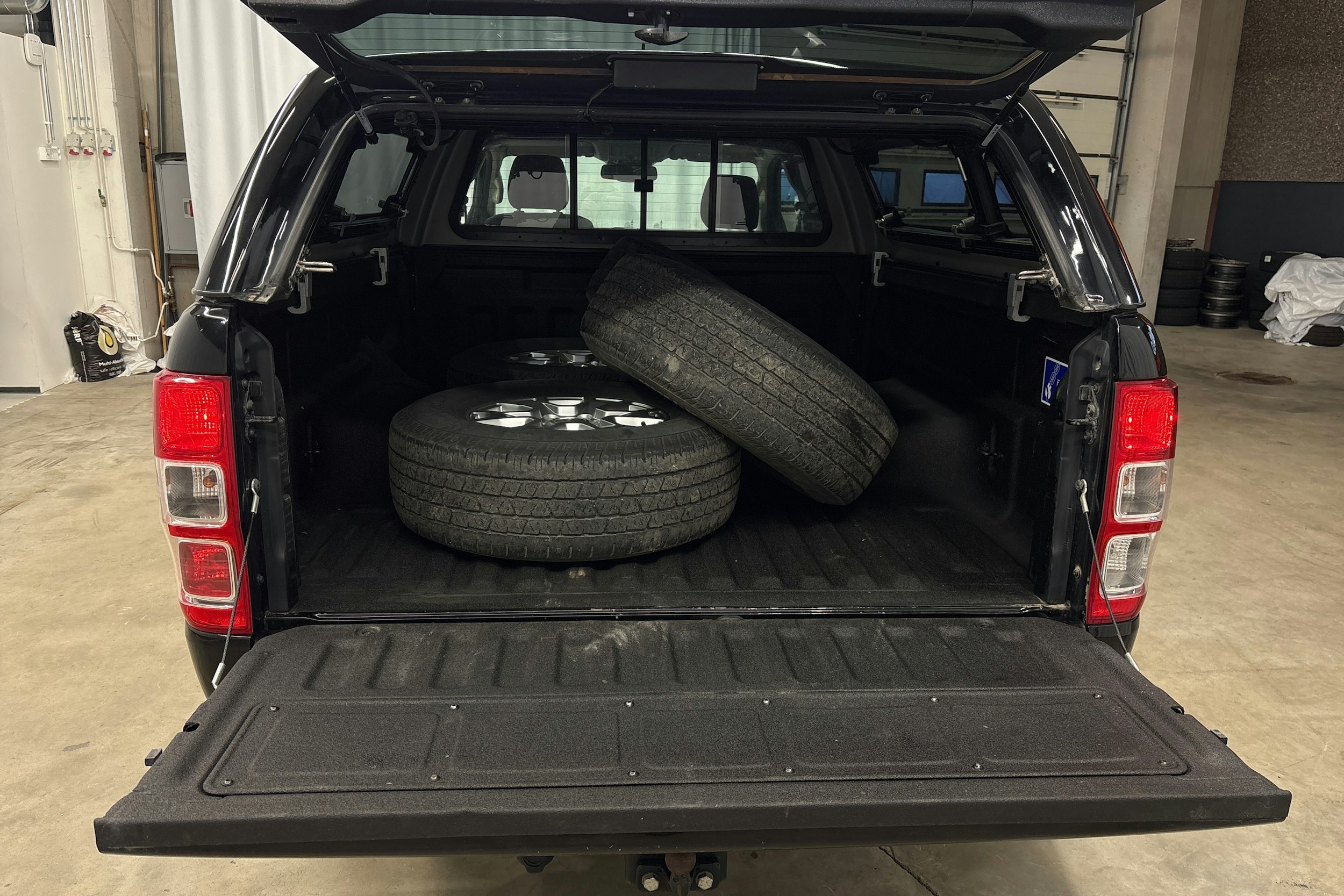 musta Ford Ranger 2022 kuva 15.