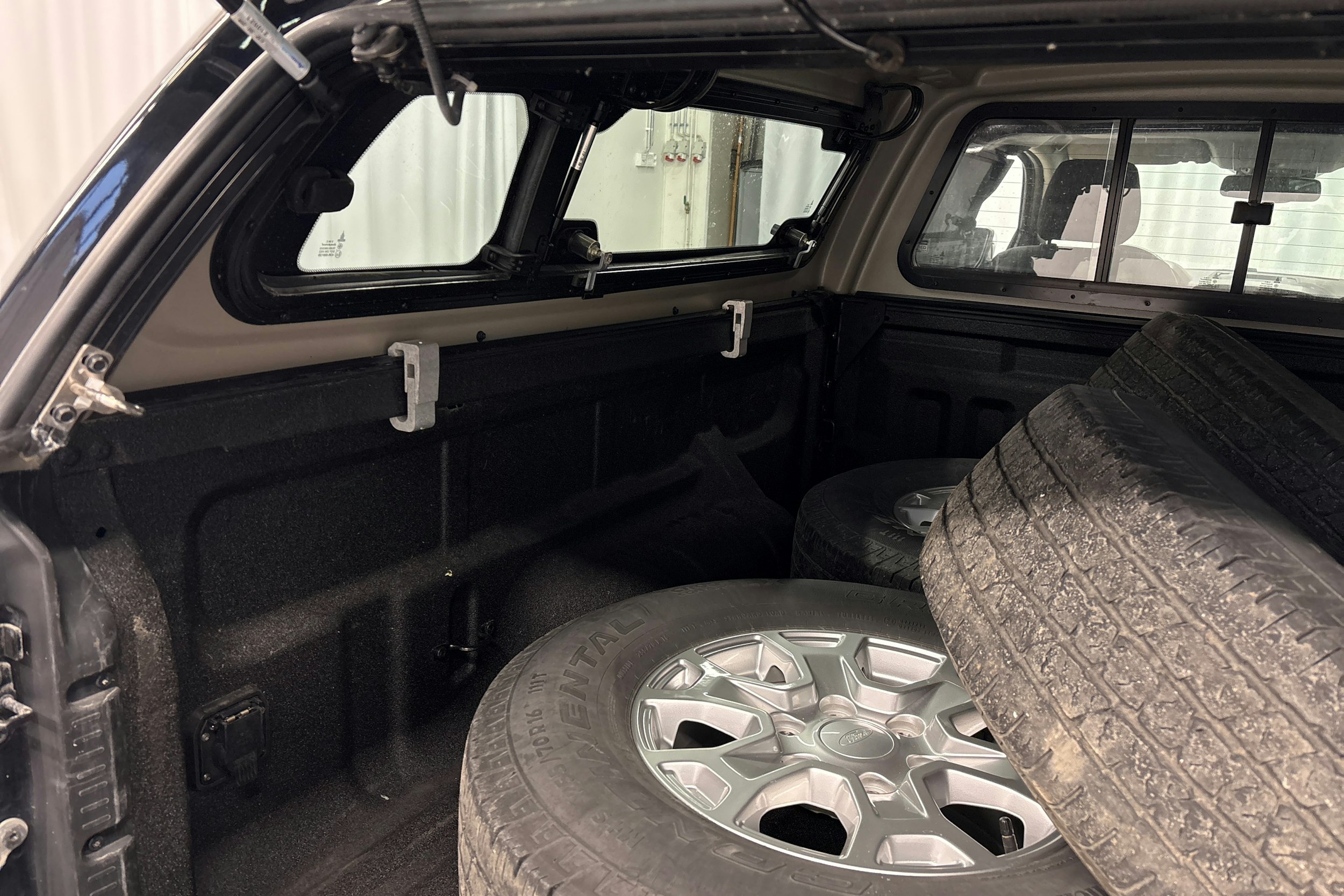 musta Ford Ranger 2022 kuva 16.