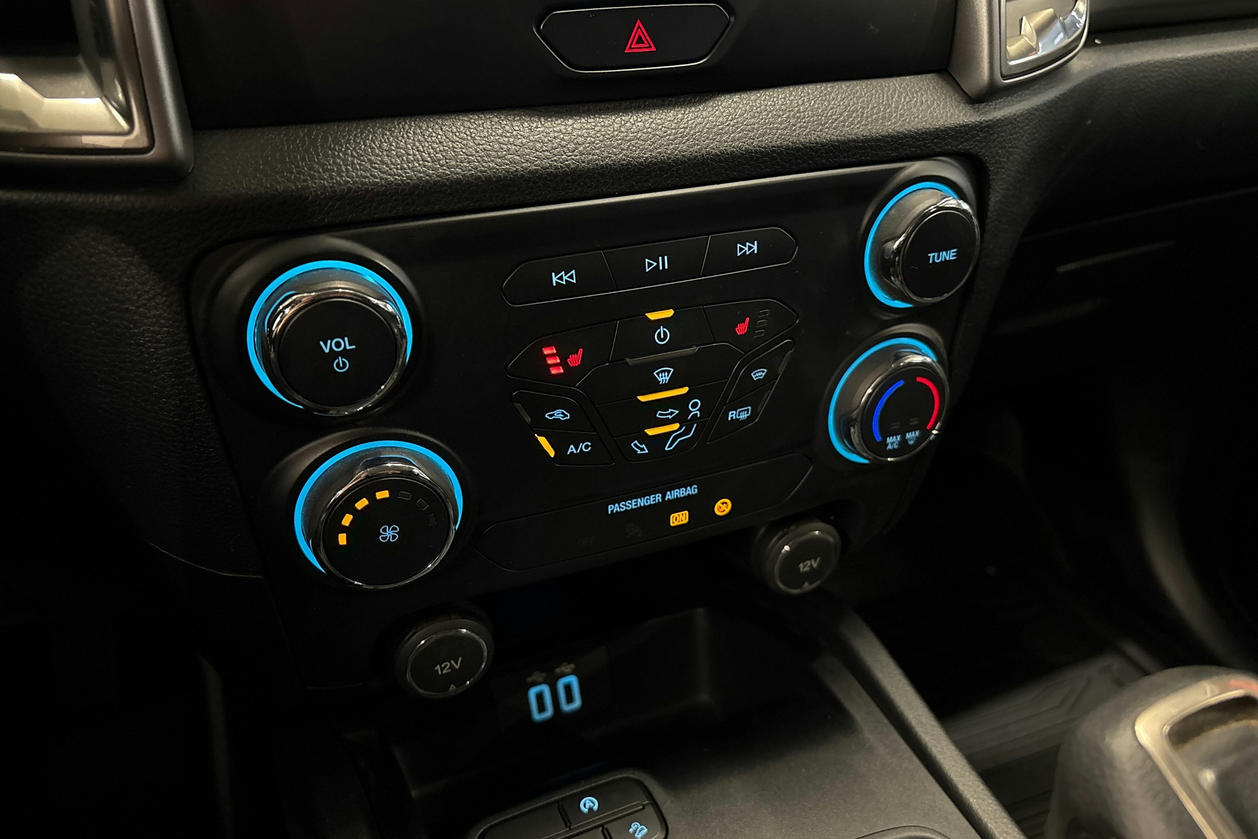 musta Ford Ranger 2022 kuva 21.