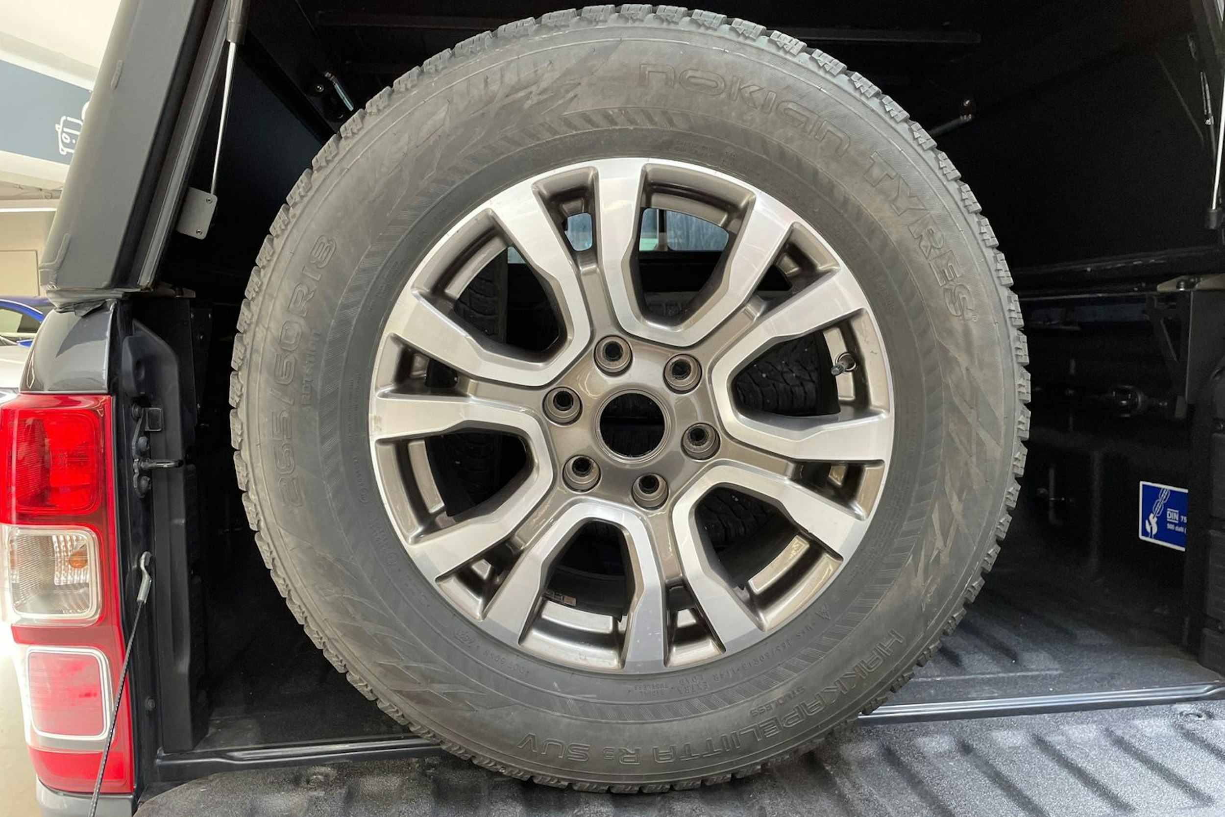 harmaa Ford Ranger 2022 kuva 13.