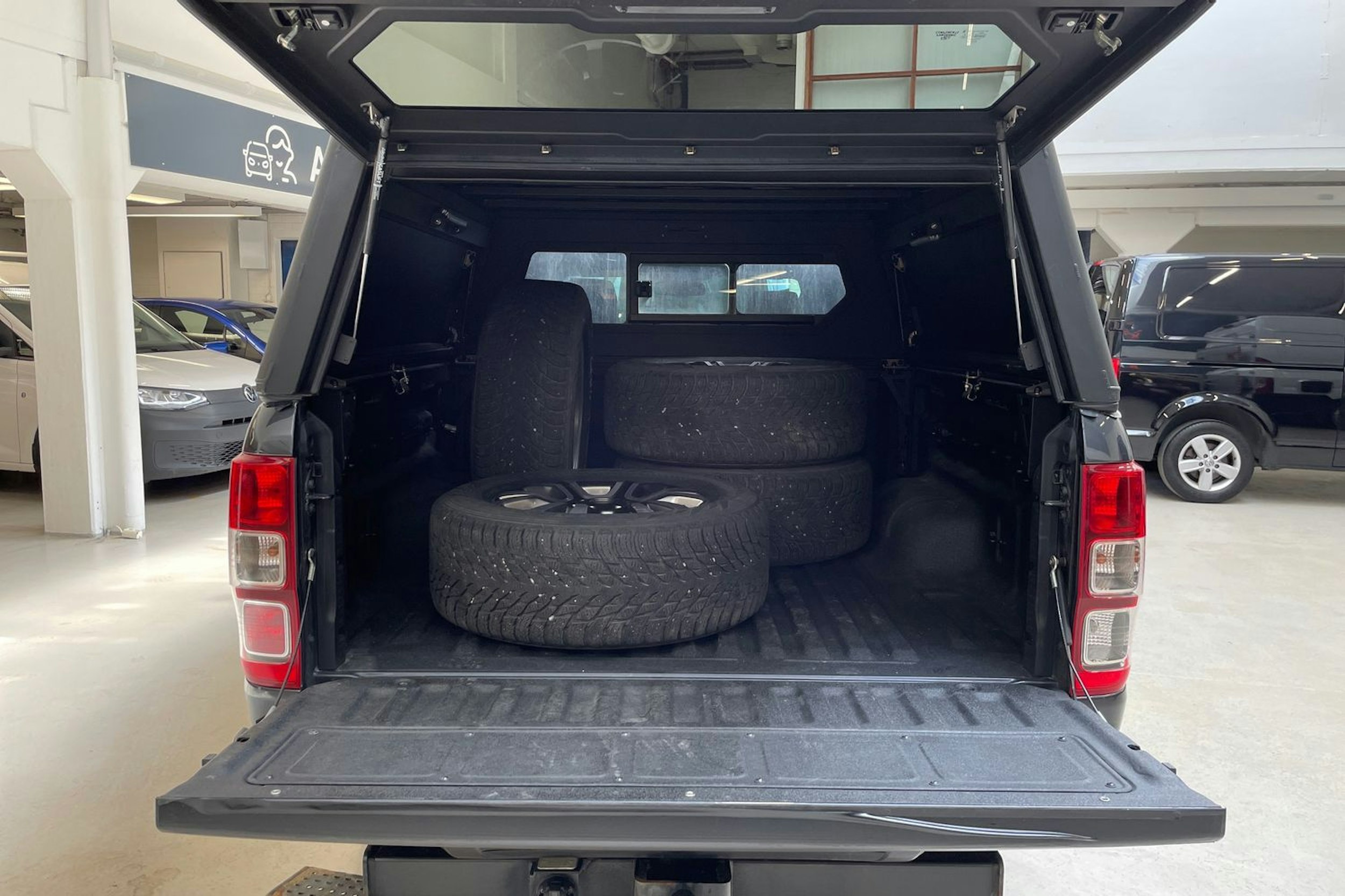 harmaa Ford Ranger 2022 kuva 27.