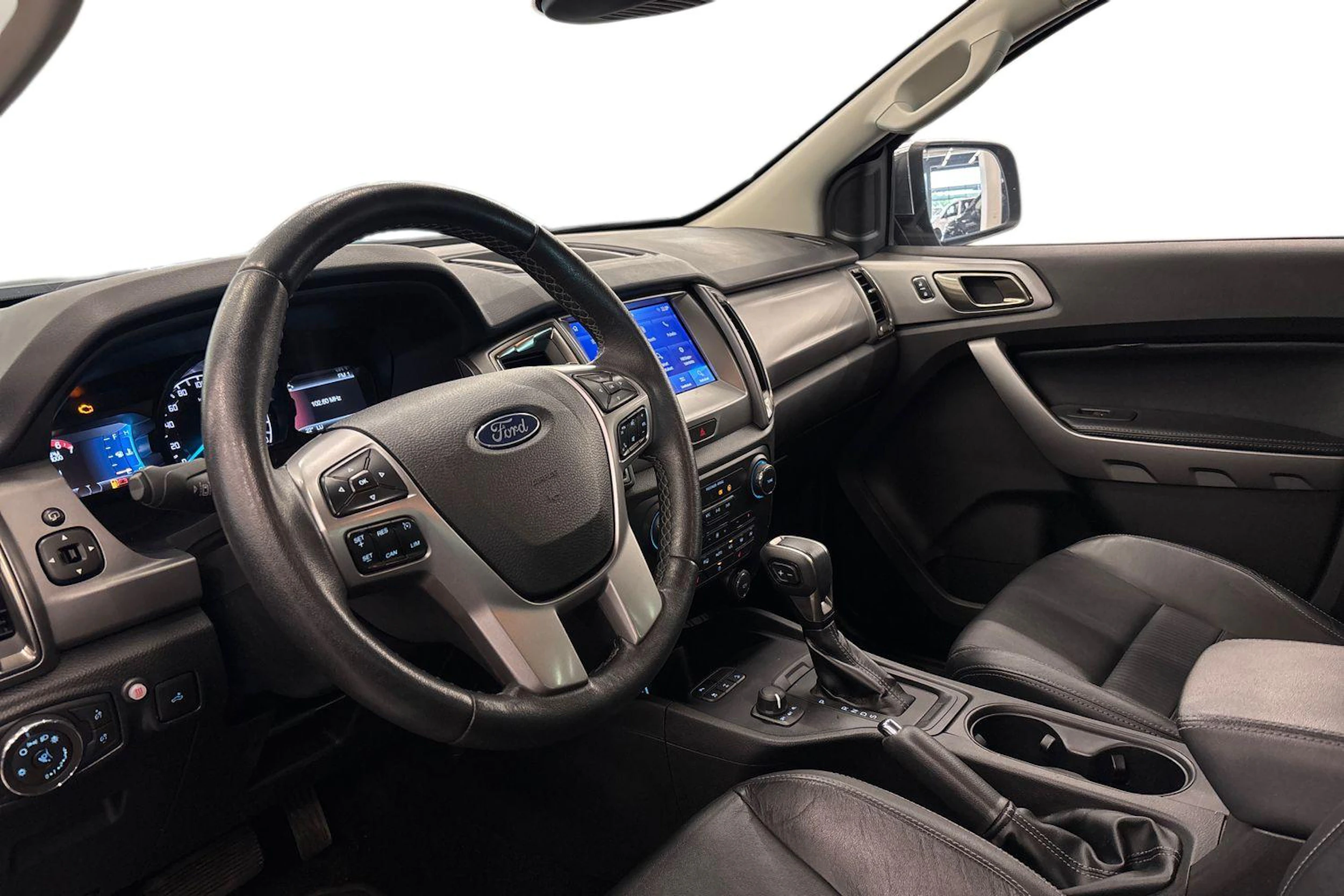 harmaa Ford Ranger 2022 kuva 3.
