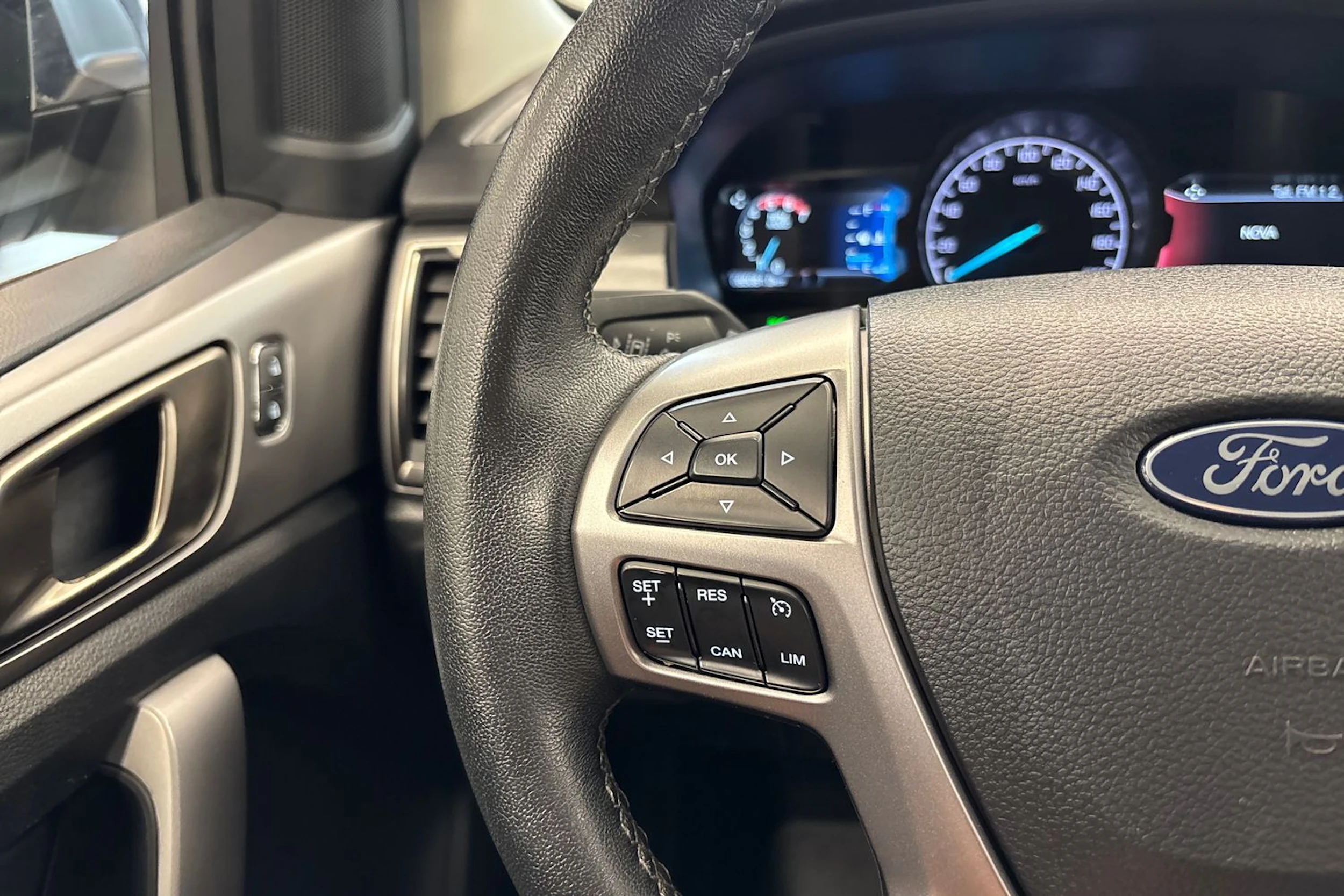 harmaa Ford Ranger 2022 kuva 12.
