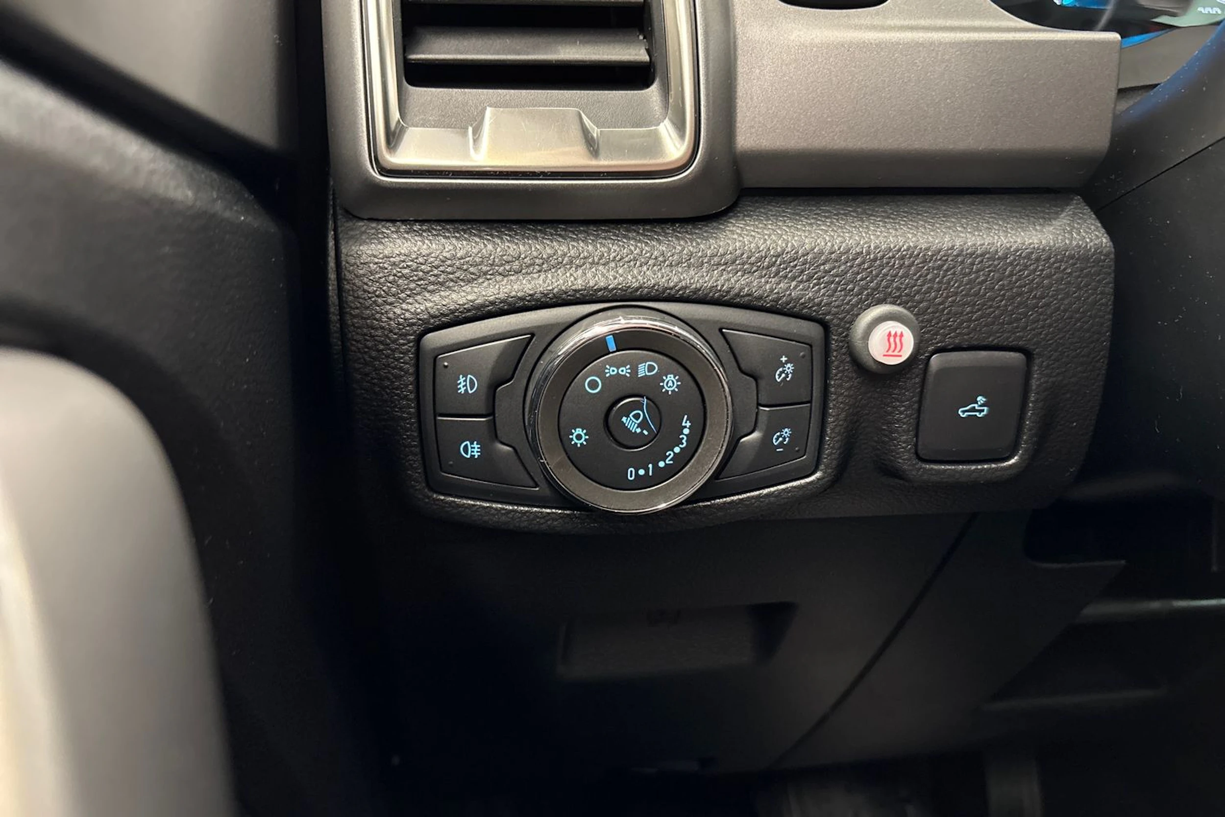 harmaa Ford Ranger 2022 kuva 17.