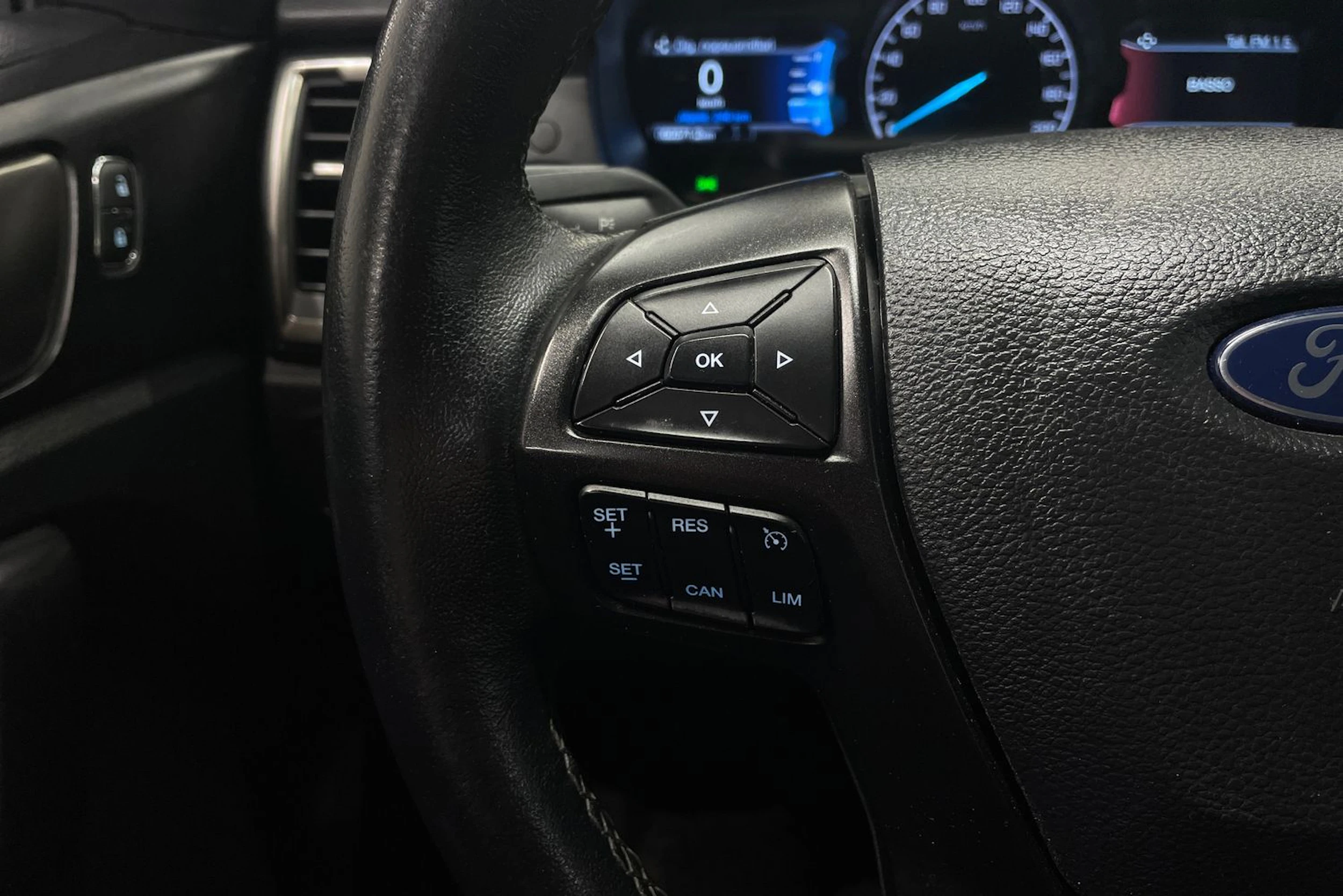 harmaa Ford Ranger 2022 kuva 13.
