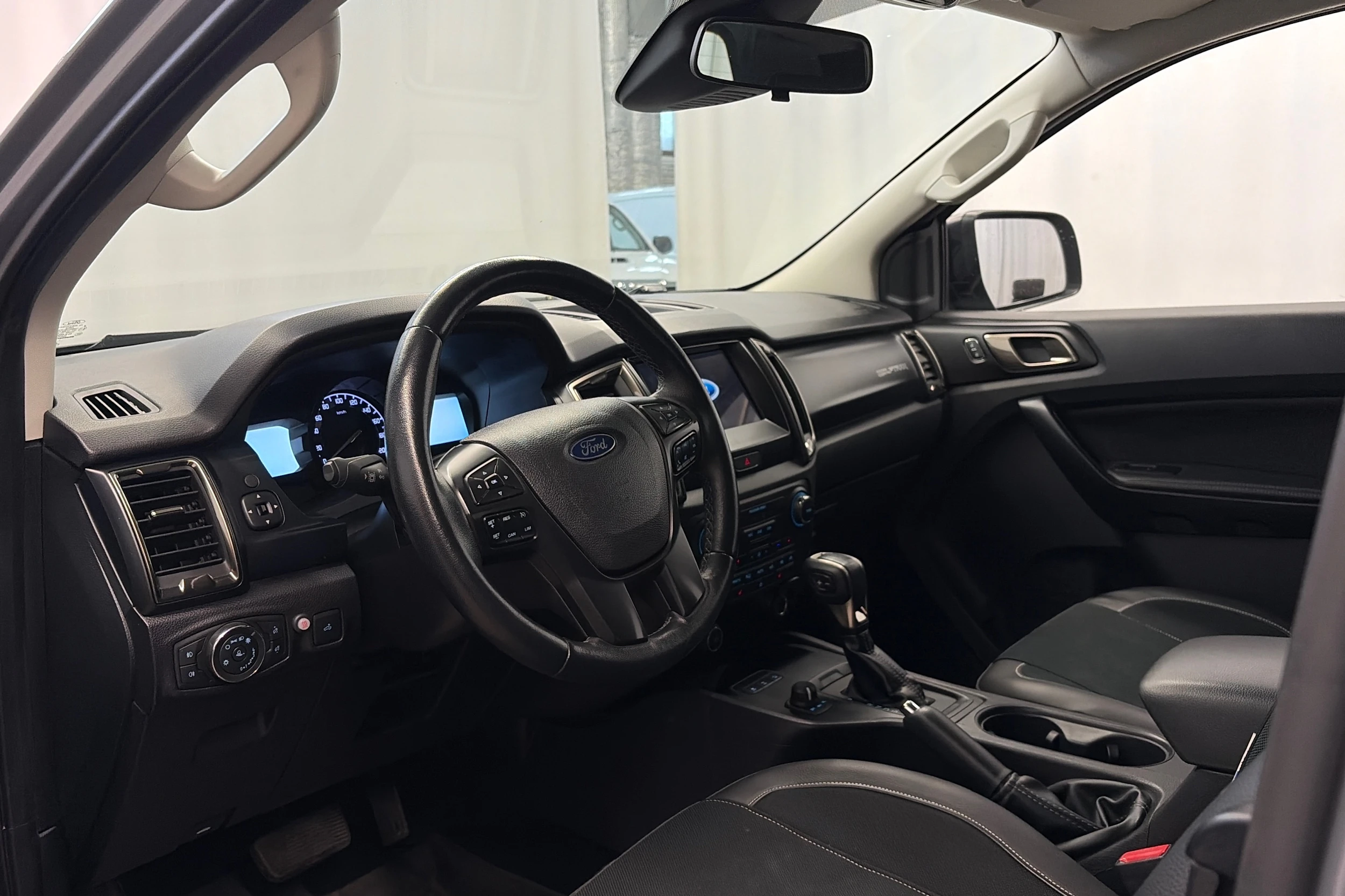 harmaa Ford Ranger 2022 kuva 5.