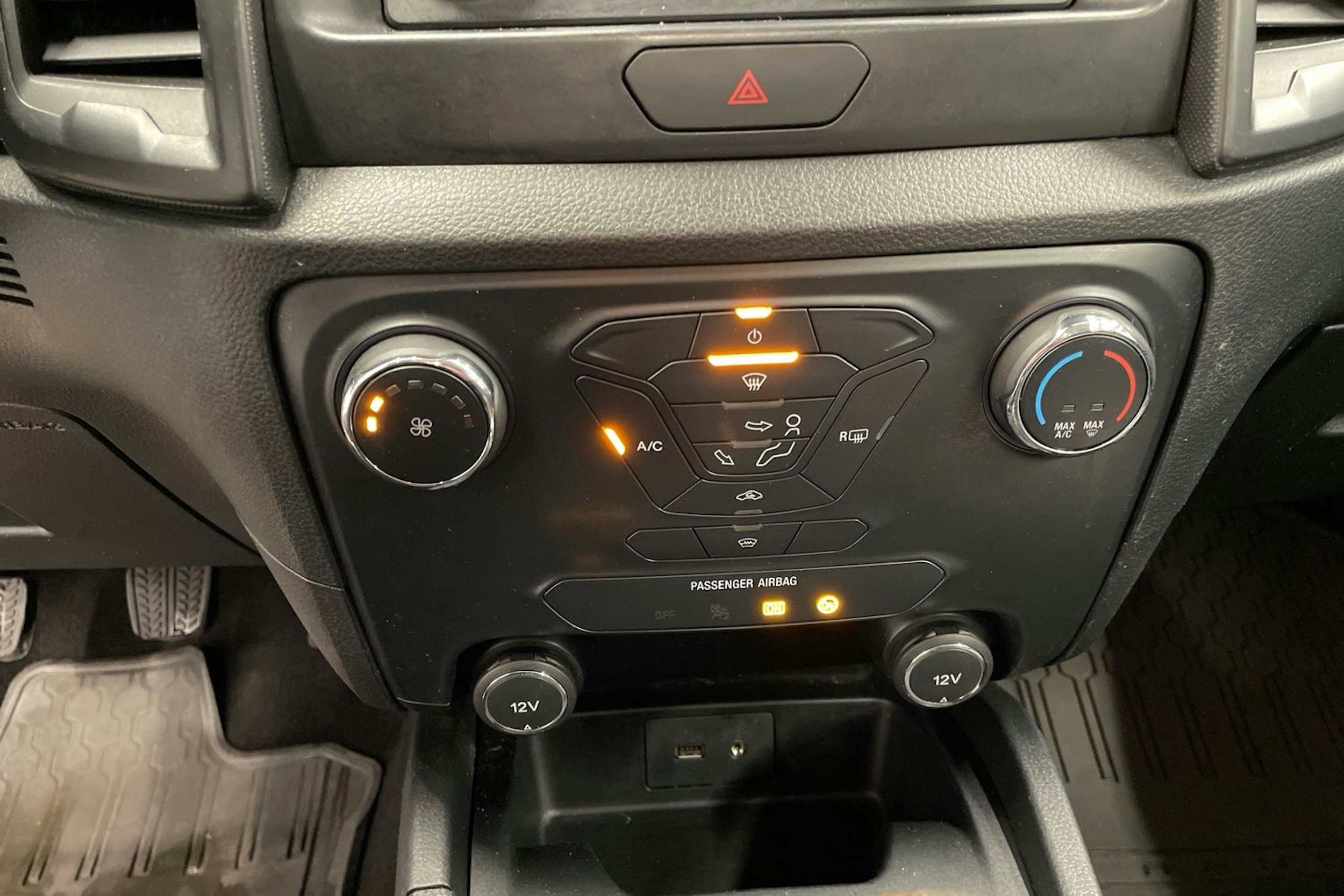 Musta Ford RANGER 2022 kuva 19.