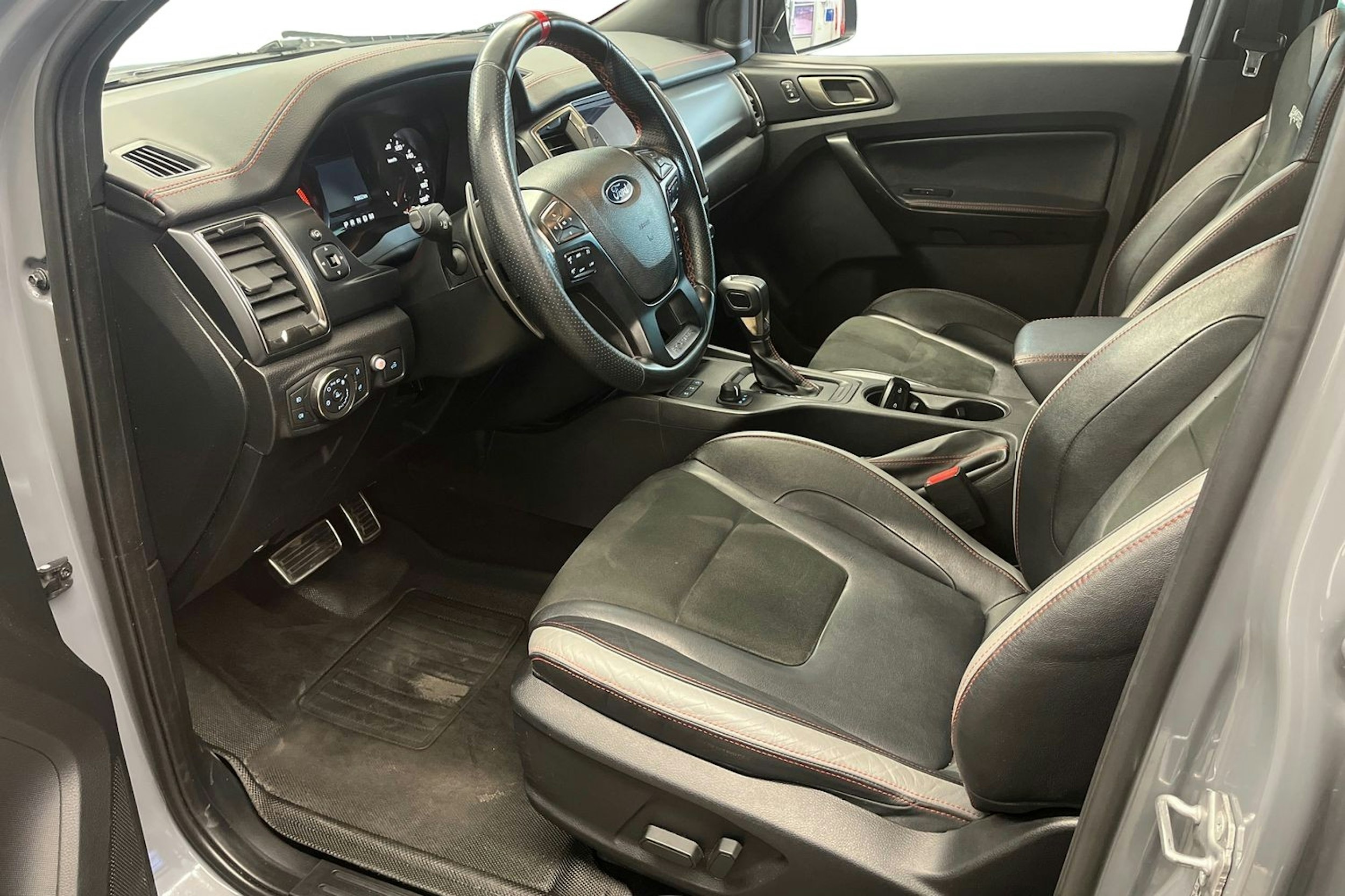 harmaa Ford Ranger 2022 kuva 7.