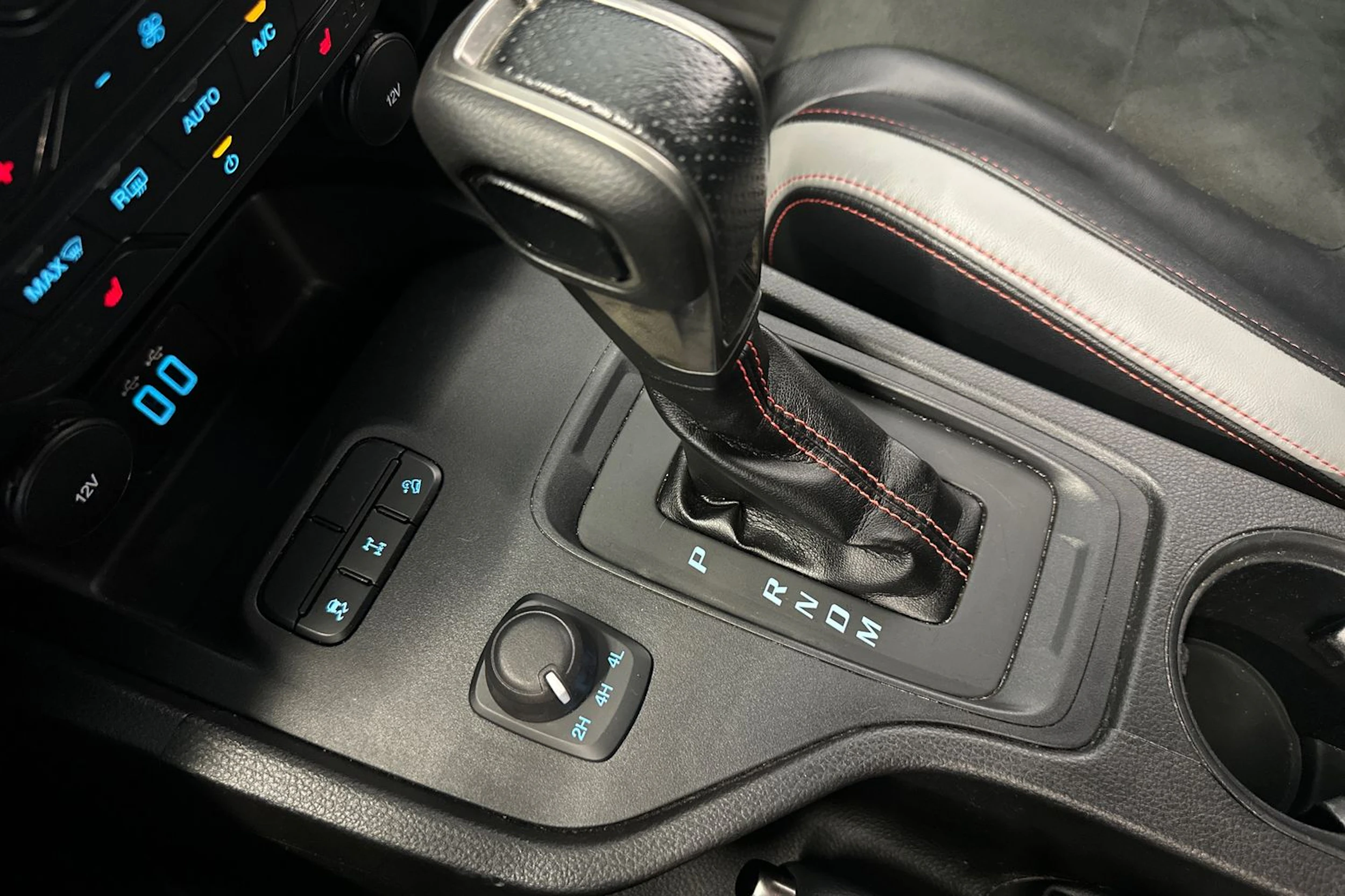 valkoinen Ford Ranger 2023 kuva 26.