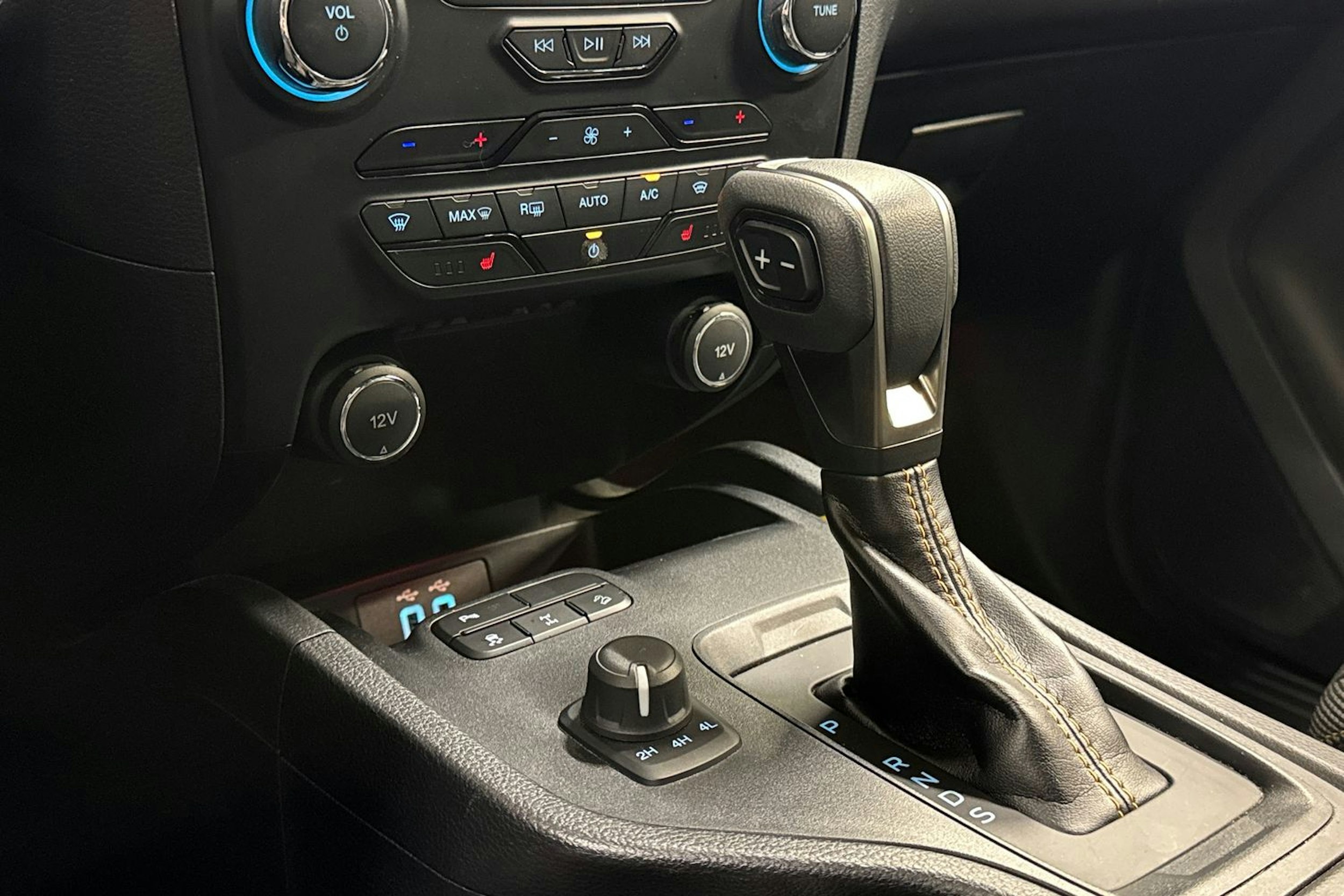 musta Ford Ranger 2022 kuva 28.