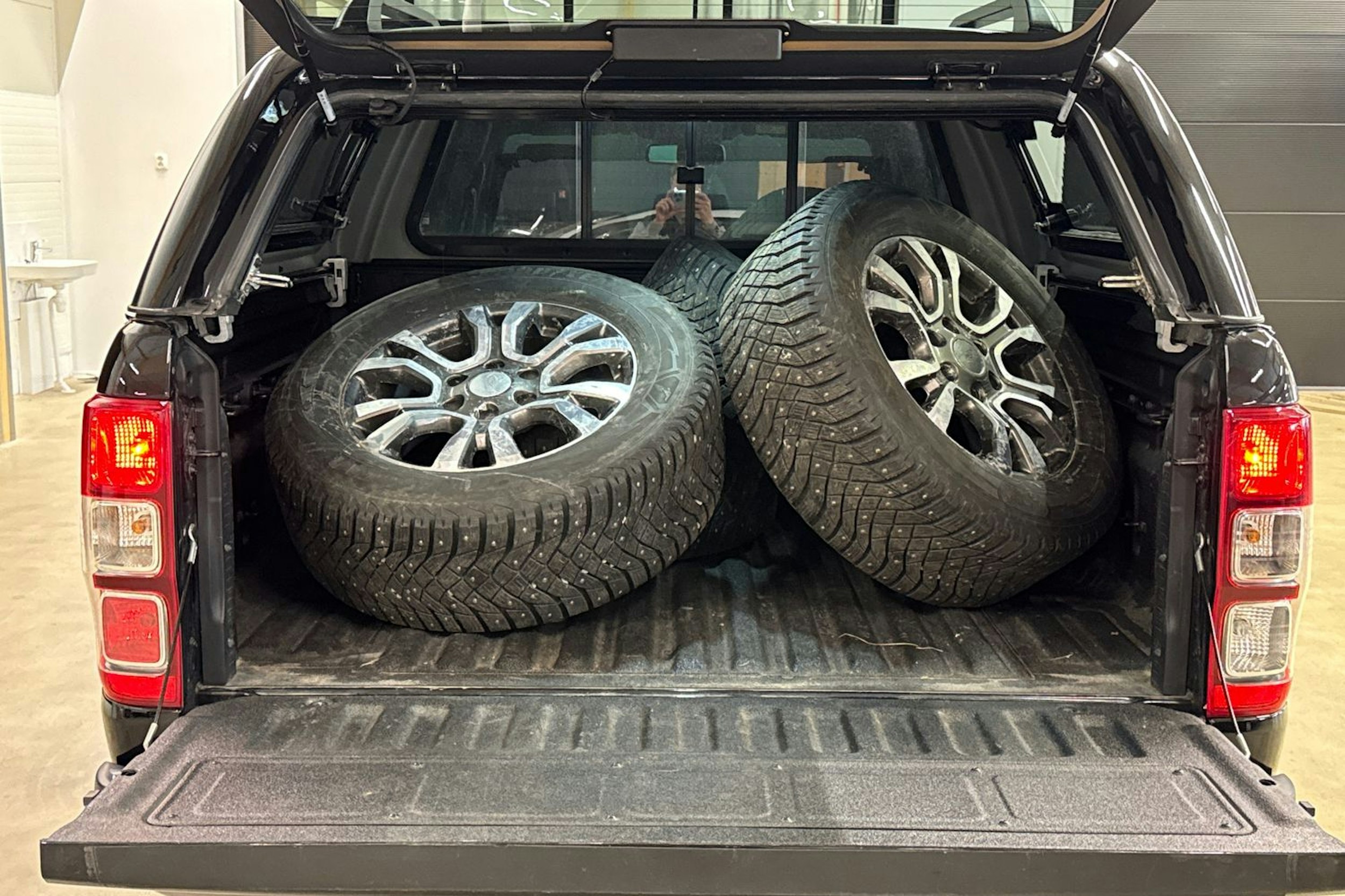 musta Ford Ranger 2022 kuva 31.