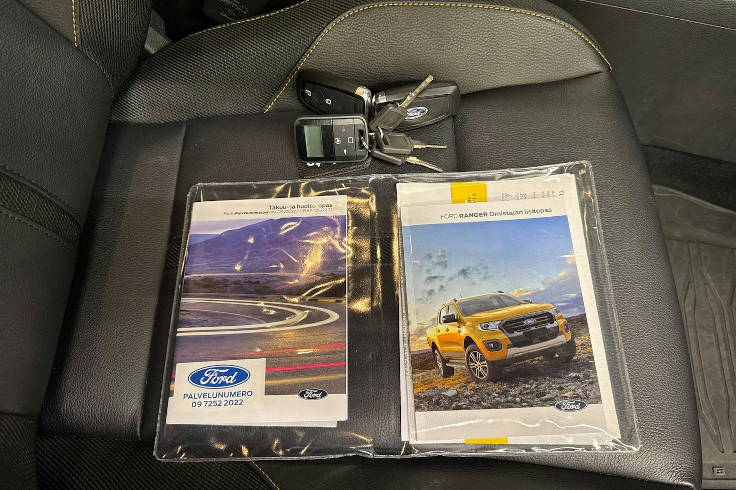 musta Ford Ranger 2022 kuva 32.