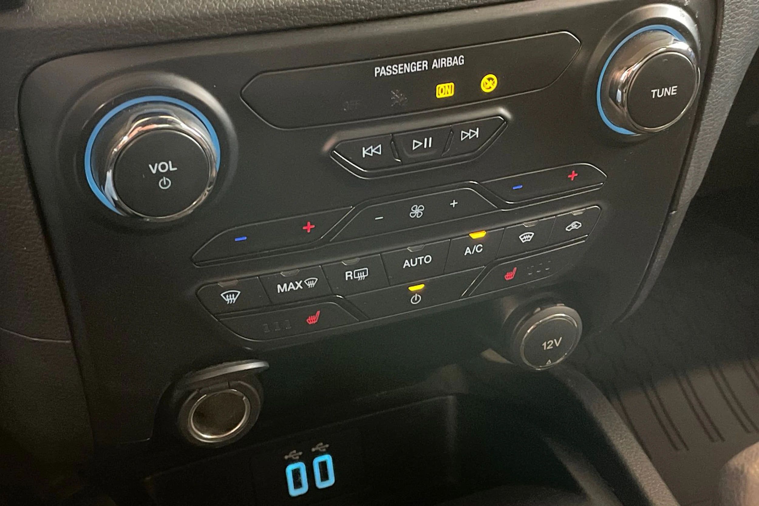 Punainen Ford RANGER 2022 kuva 21.