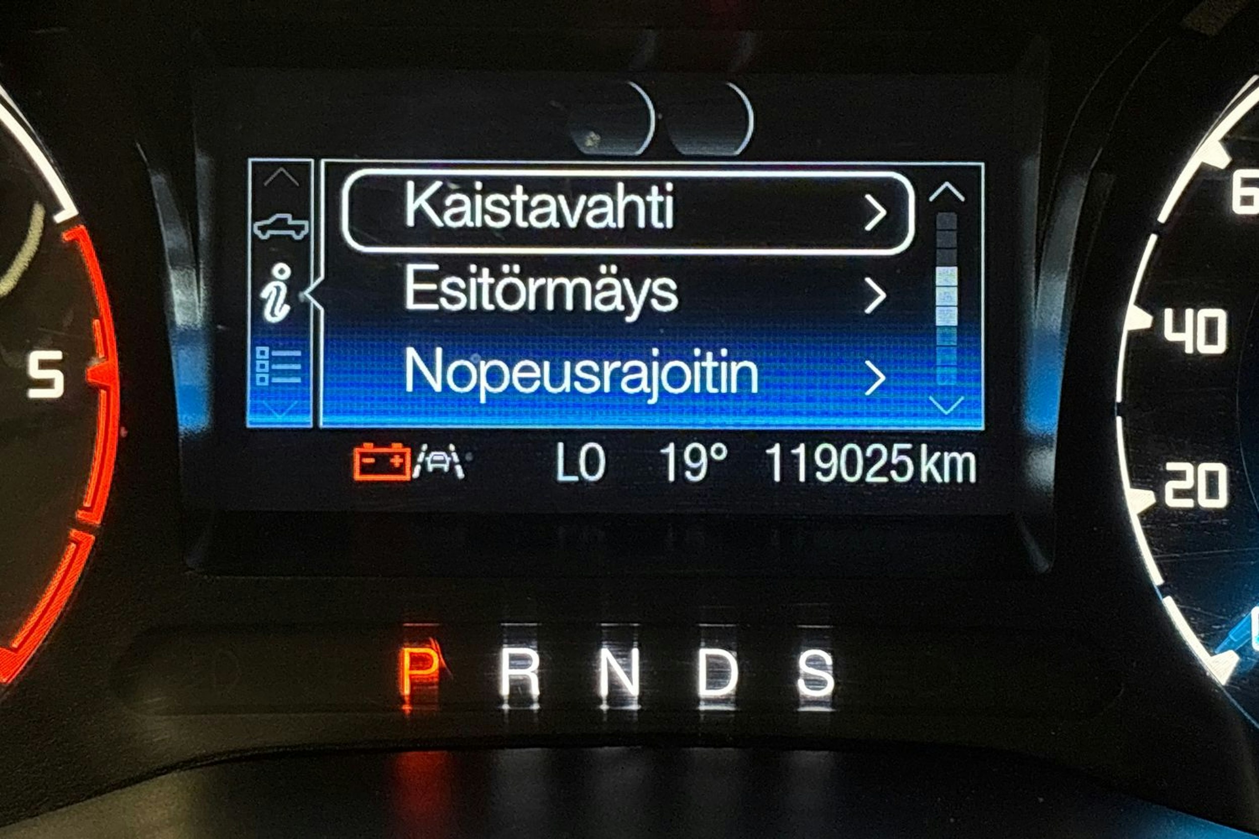 harmaa Ford Ranger 2022 kuva 21.