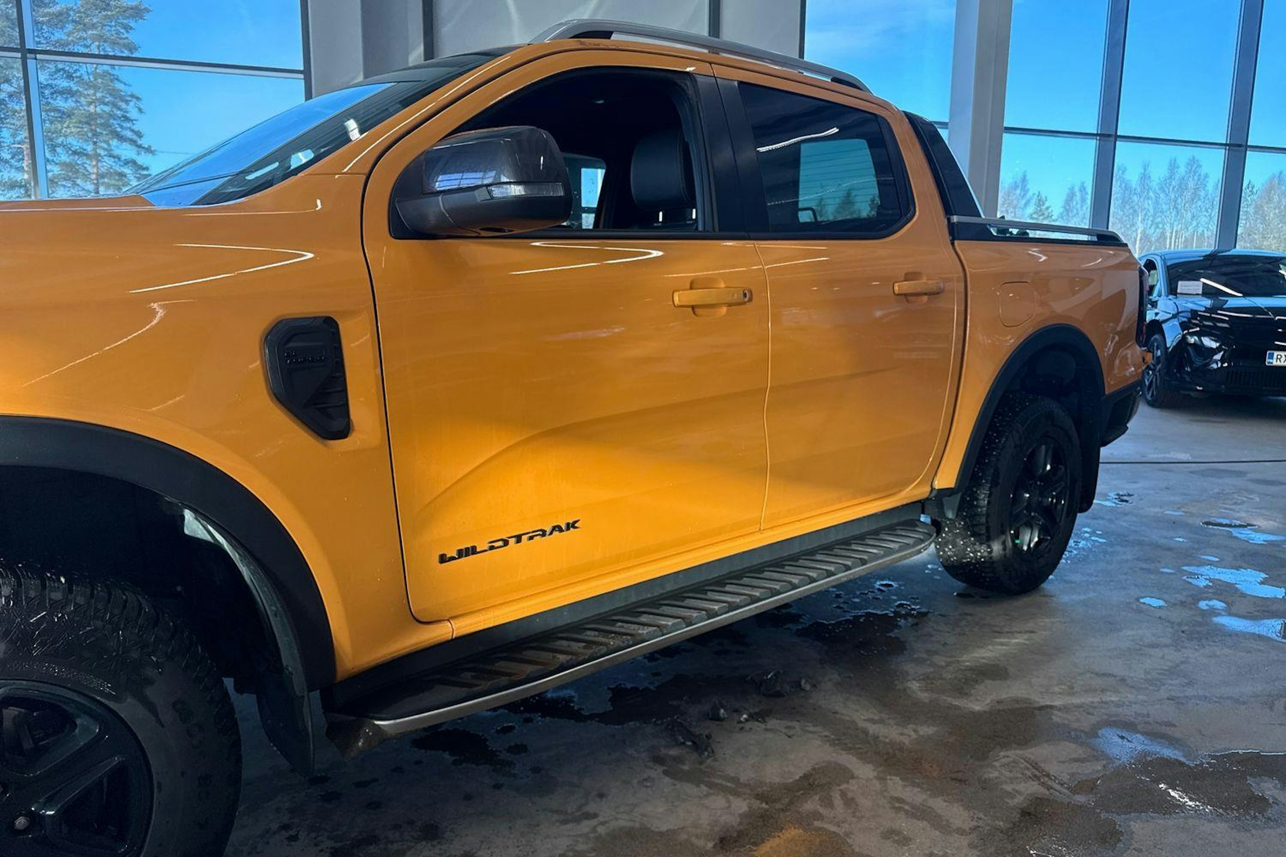 oranssi Ford Ranger 2023 kuva 9.