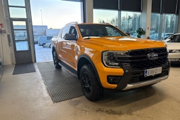 oranssi Ford Ranger 2023 kuva 26.