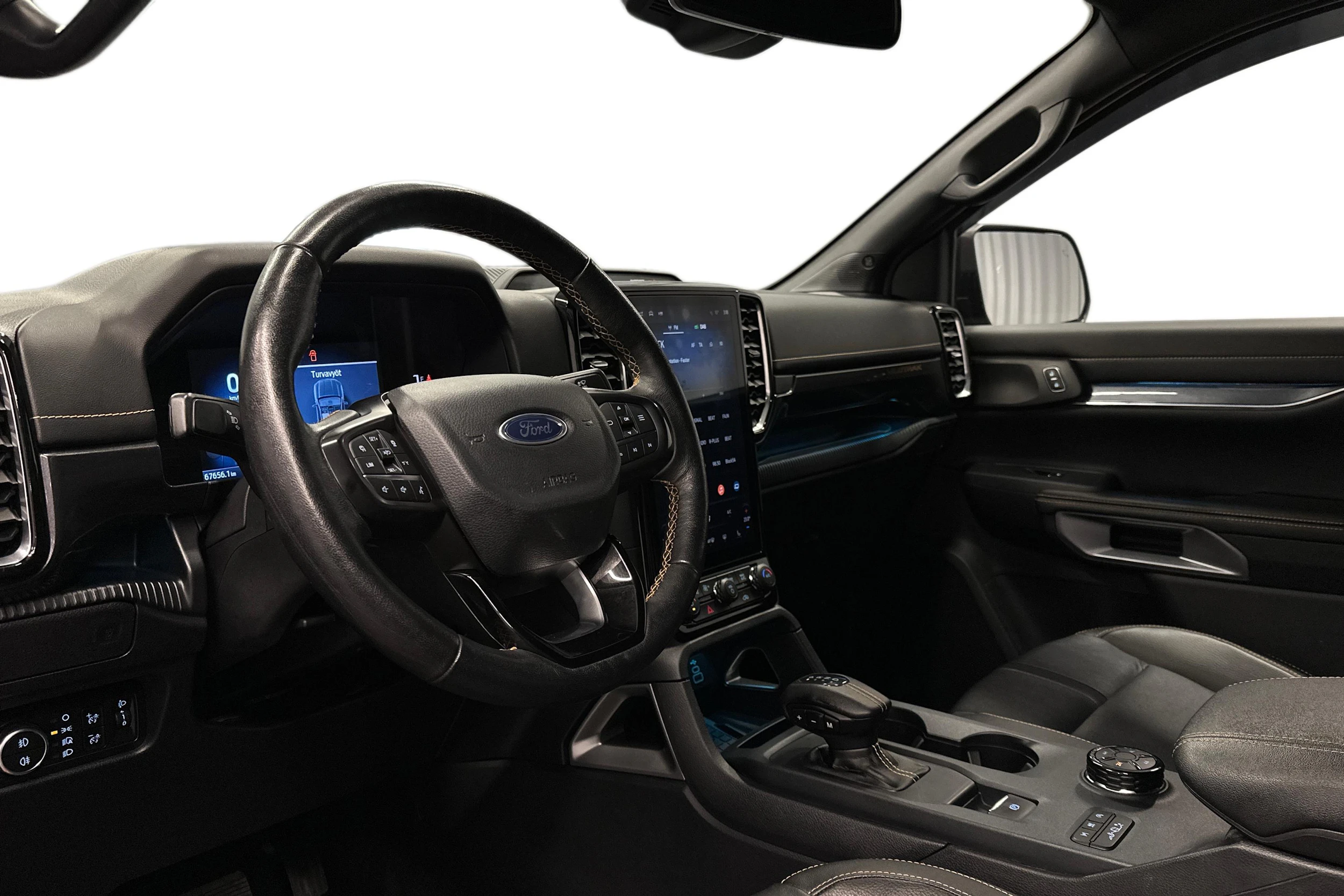 punainen Ford Ranger 2023 kuva 6.