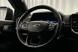 punainen Ford Ranger 2023 kuva 13.
