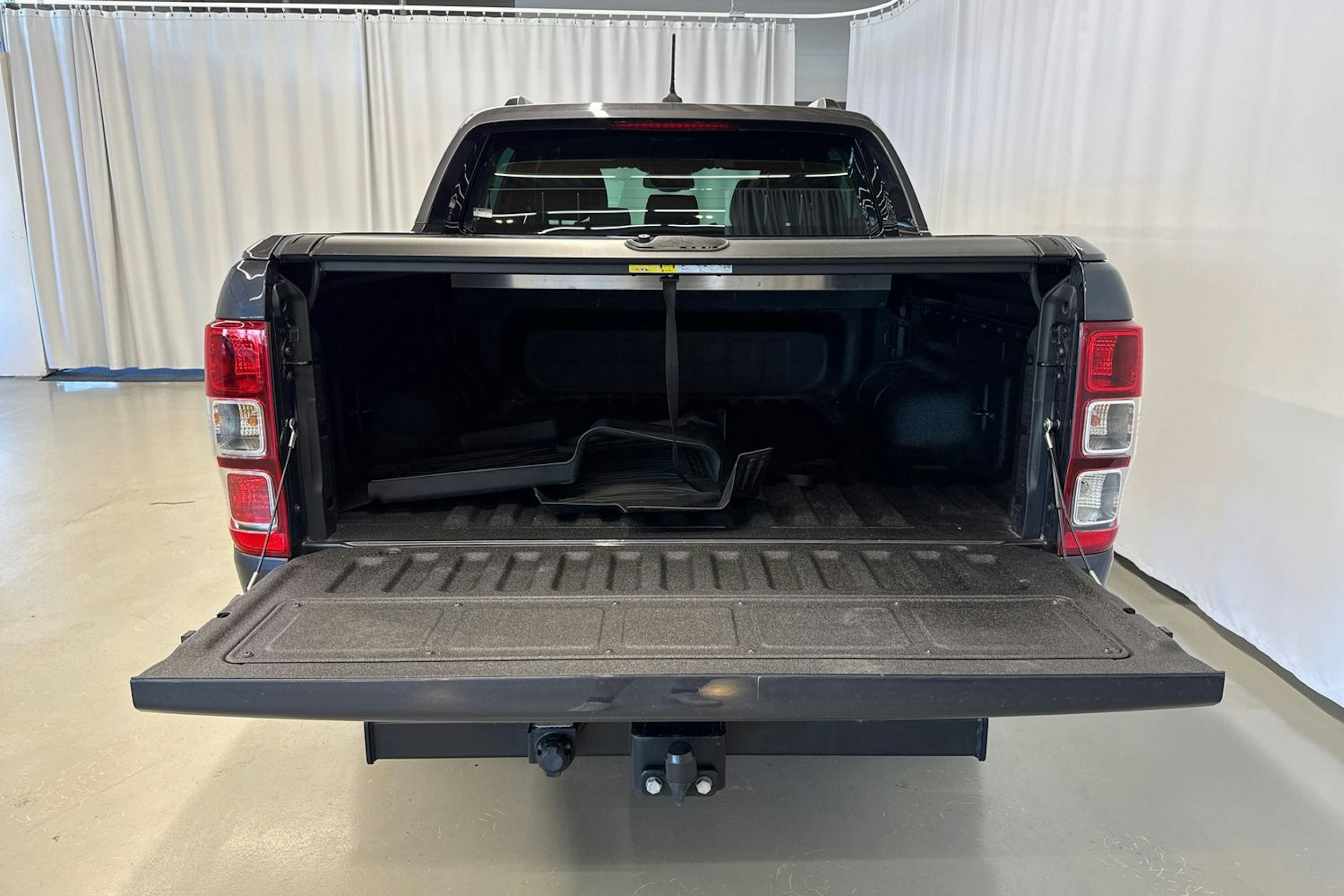 harmaa Ford Ranger 2023 kuva 23.