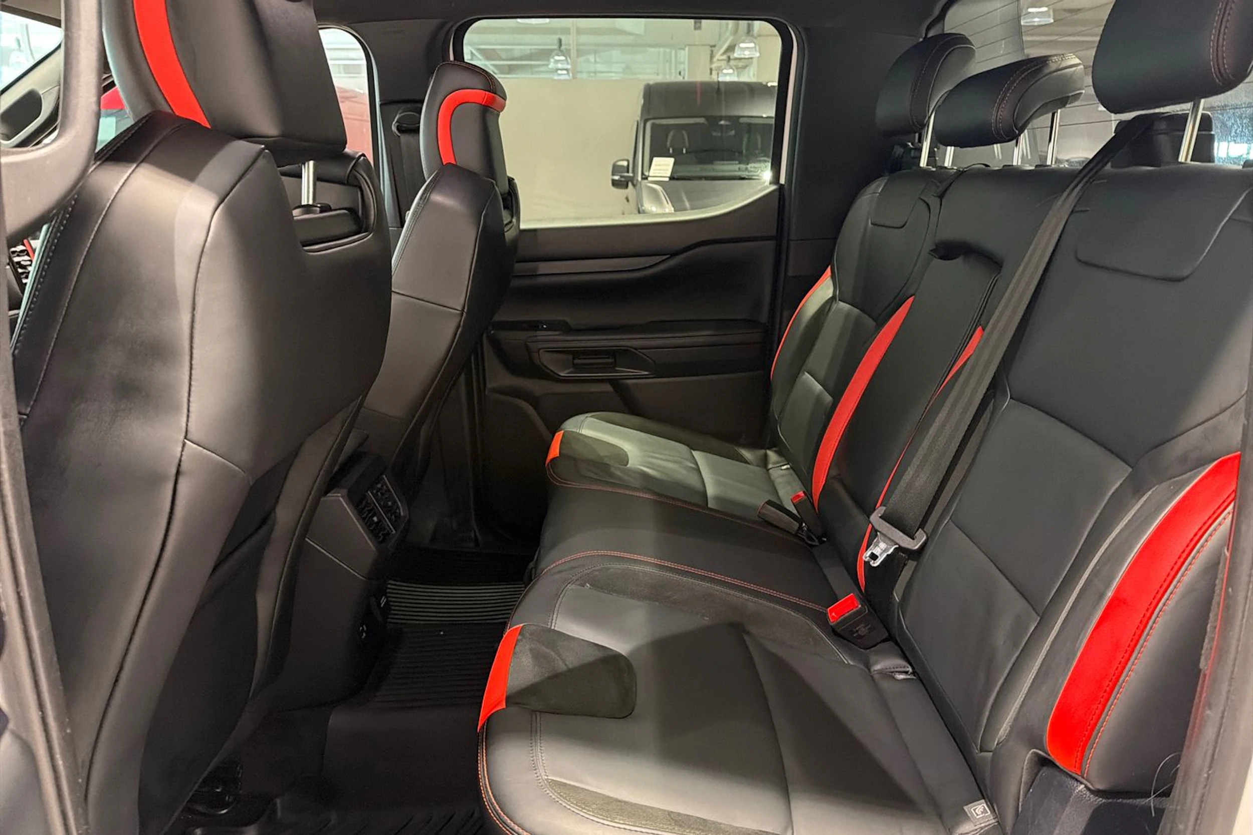 valkoinen Ford Ranger 2023 kuva 14.