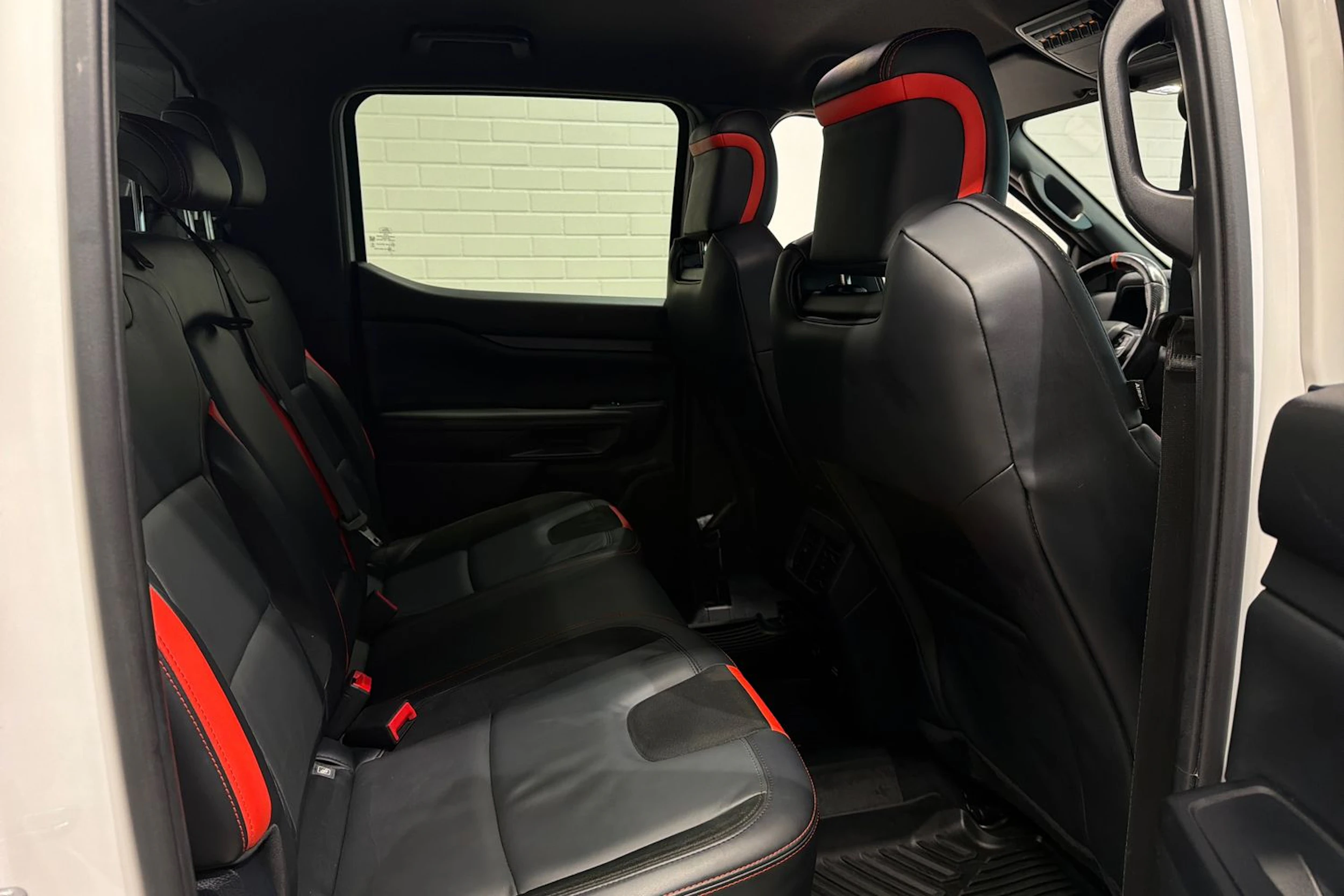 valkoinen Ford Ranger 2023 kuva 17.