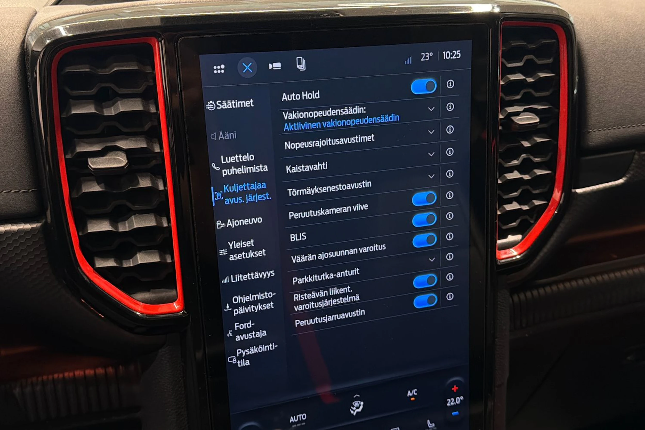 valkoinen Ford Ranger 2023 kuva 28.