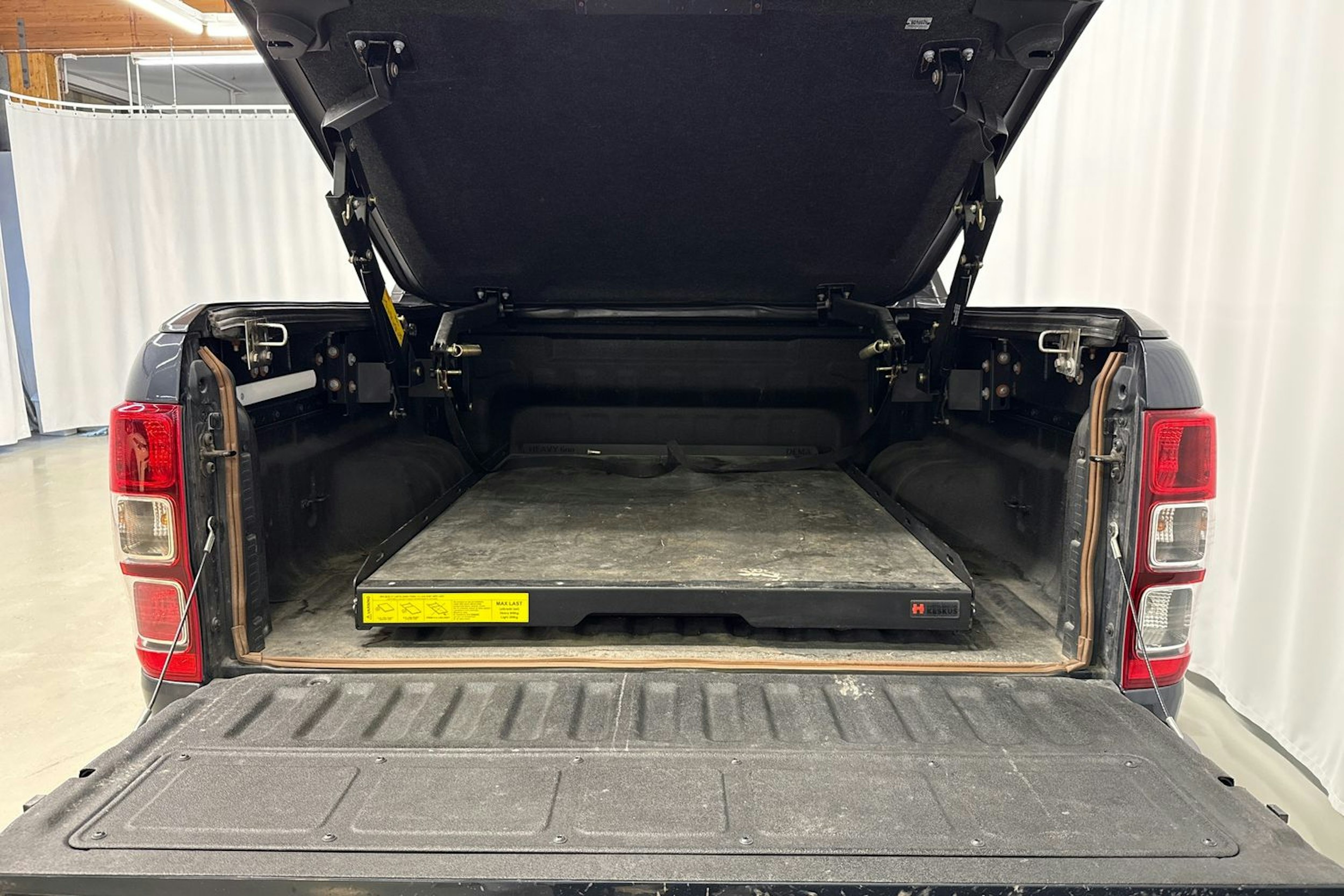 harmaa Ford Ranger 2023 kuva 30.