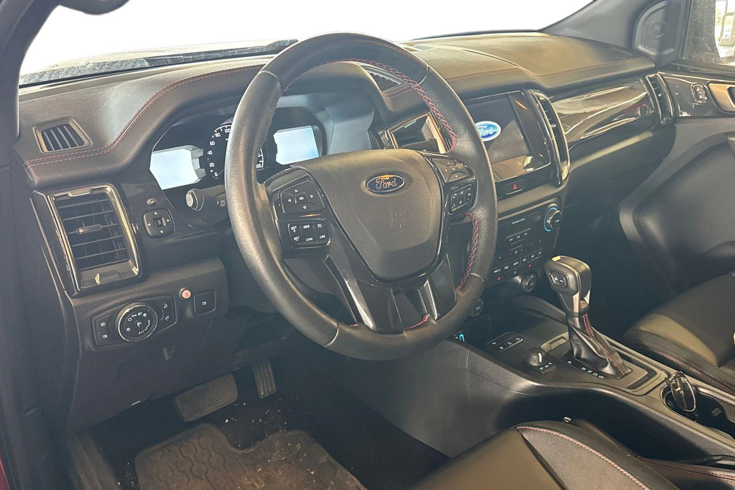 punainen Ford Ranger 2023 kuva 3.