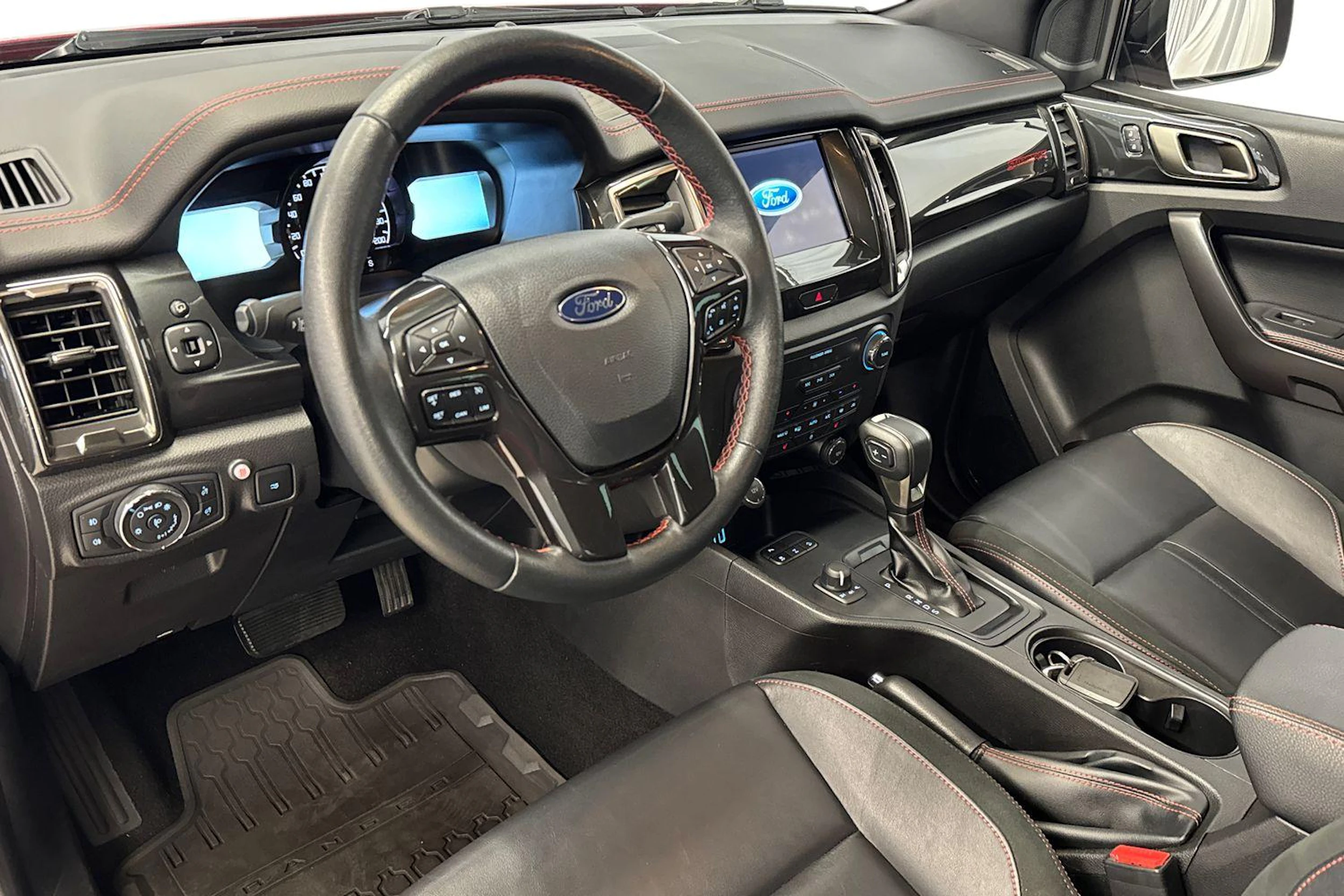 punainen Ford Ranger 2023 kuva 8.