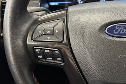 punainen Ford Ranger 2023 kuva 16.