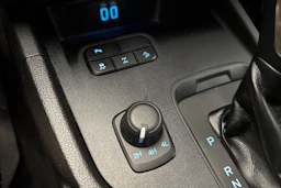 punainen Ford Ranger 2023 kuva 19.