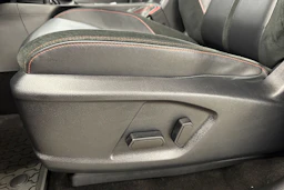 punainen Ford Ranger 2023 kuva 21.