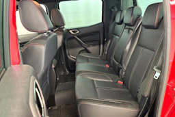 punainen Ford Ranger 2023 kuva 24.