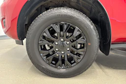 punainen Ford Ranger 2023 kuva 25.