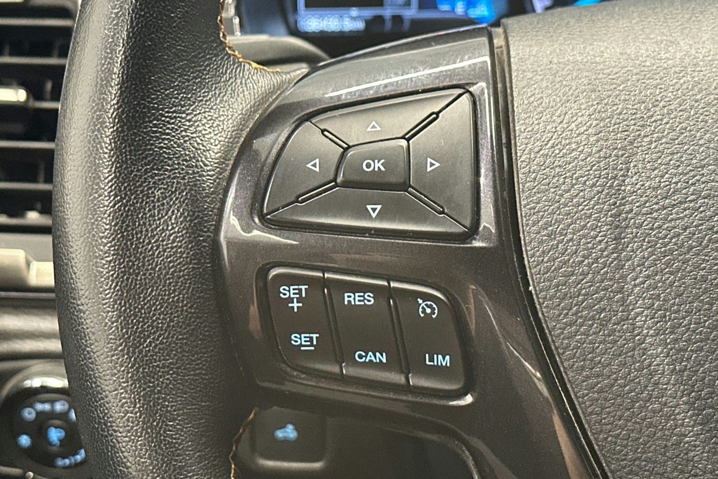 valkoinen Ford Ranger 2023 kuva 24.