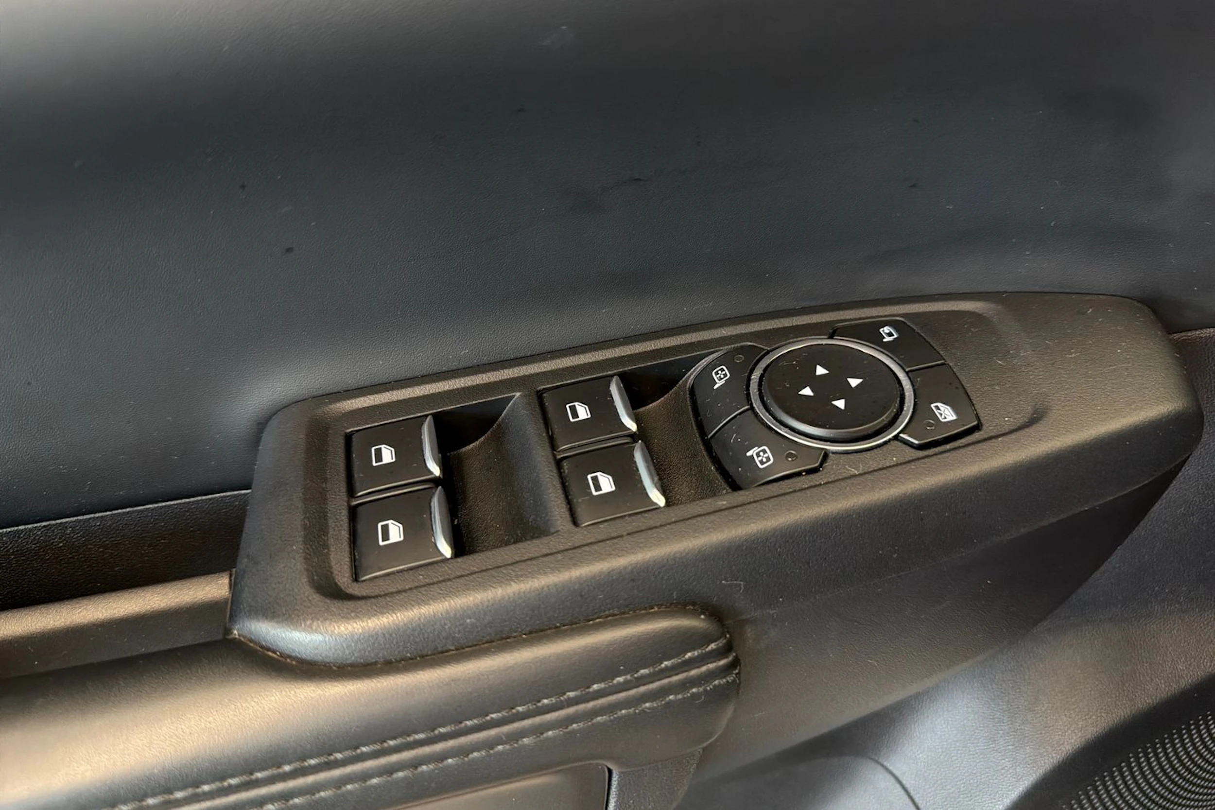 valkoinen Ford Ranger 2023 kuva 24.