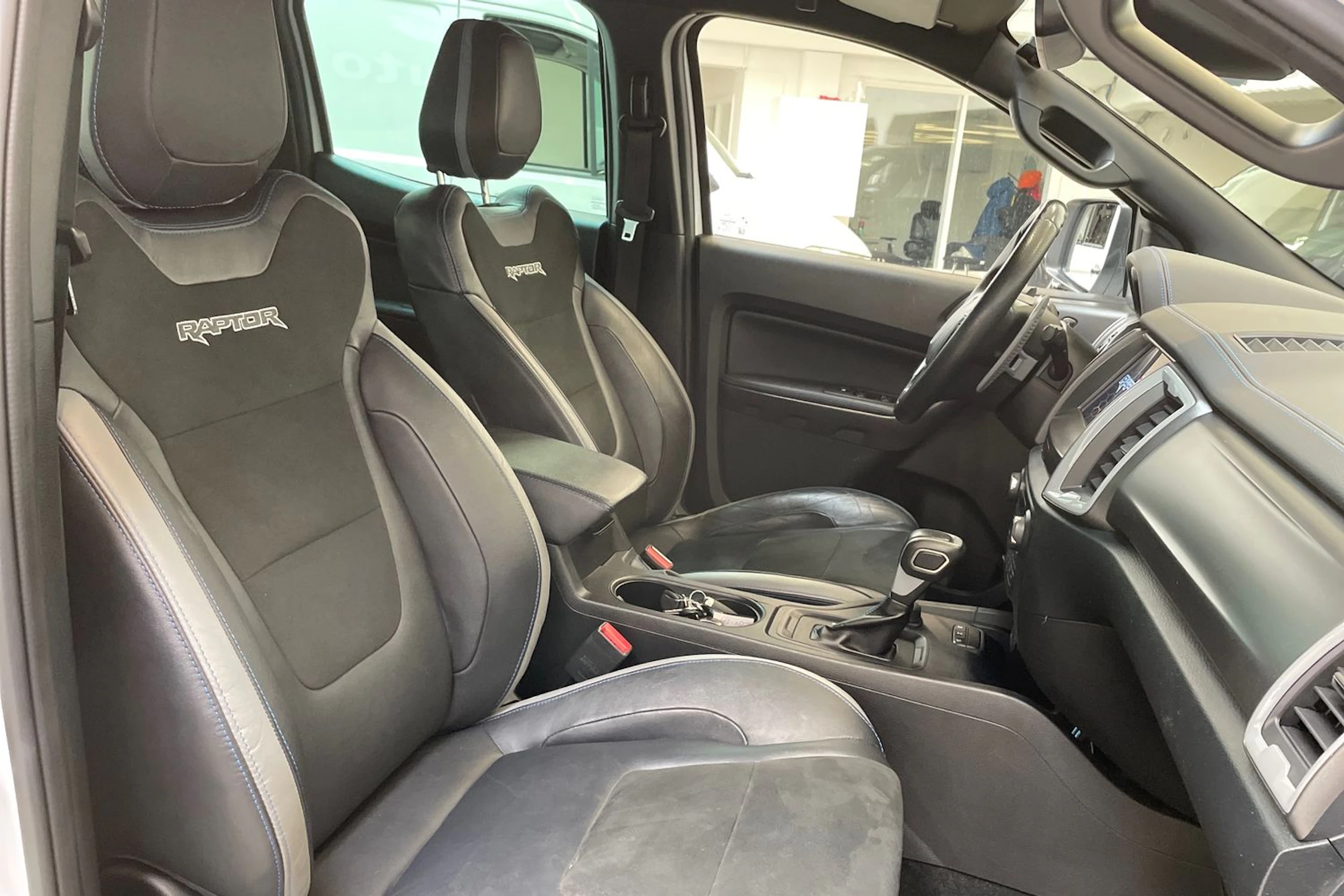 valkoinen Ford Ranger 2023 kuva 15.