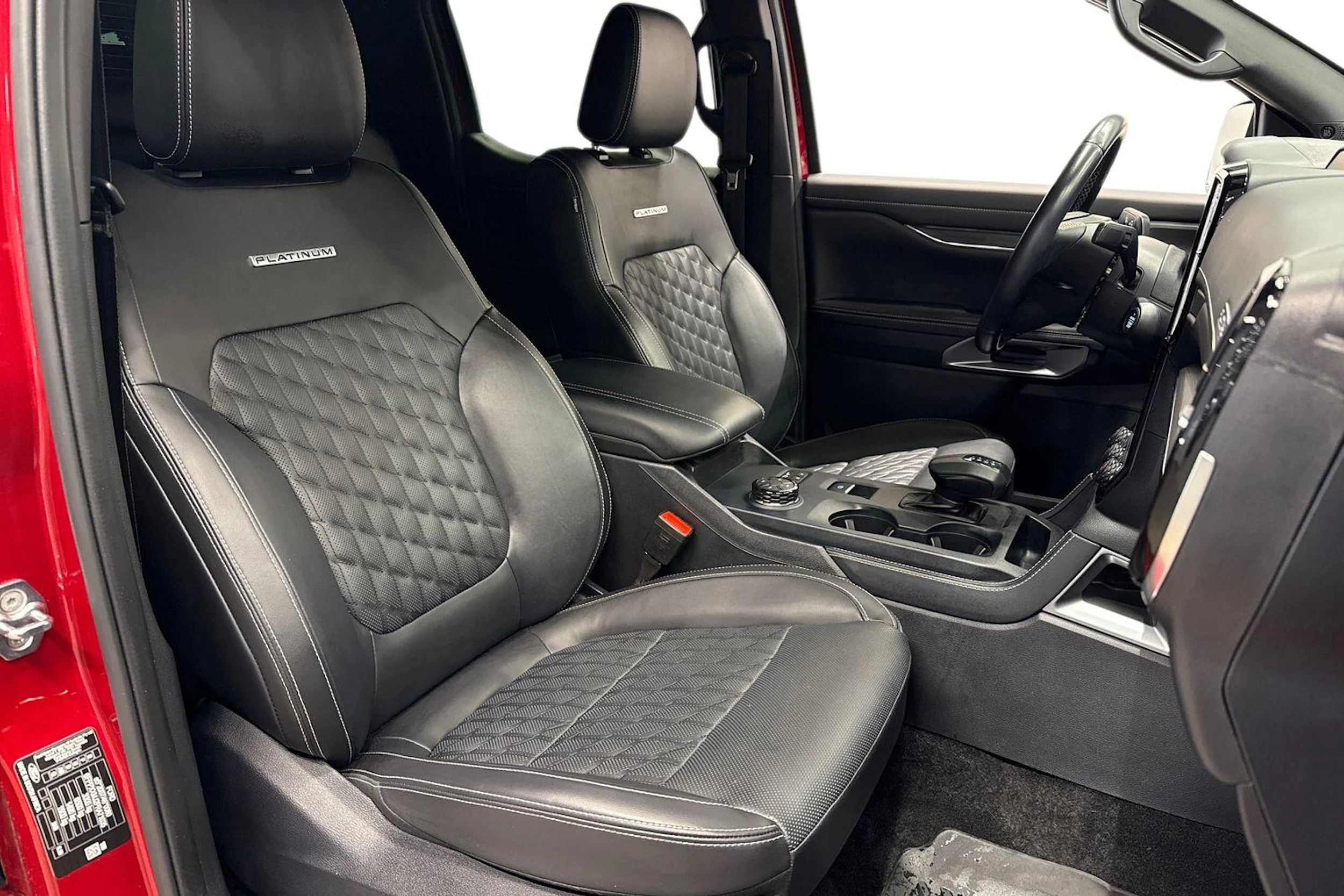Punainen Ford RANGER 2024 kuva 11.