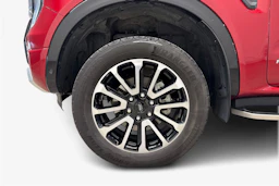 Punainen Ford RANGER 2024 kuva 12.